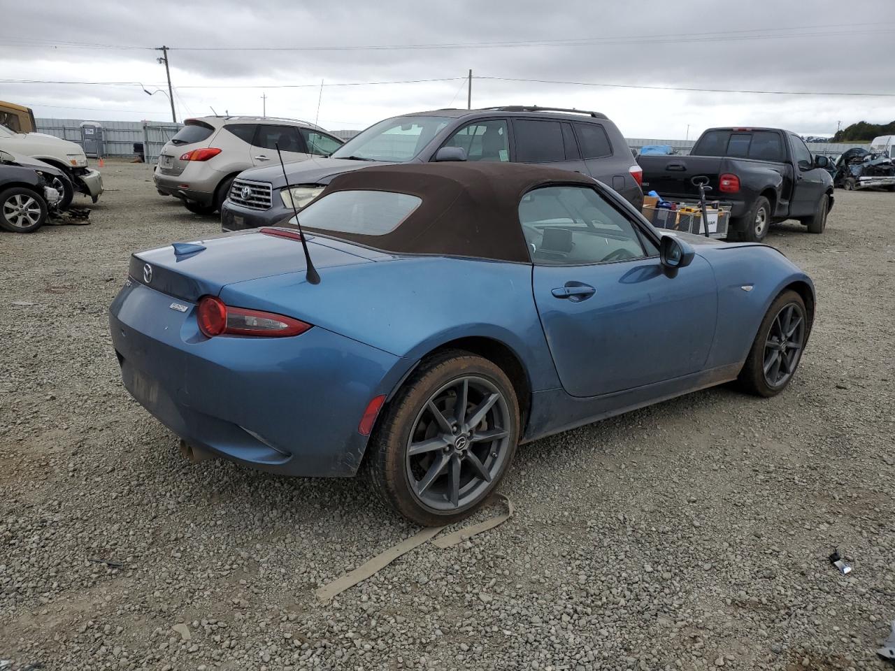 Photo 2 VIN: JM1NDAD74K0305964 - MAZDA MX-5 