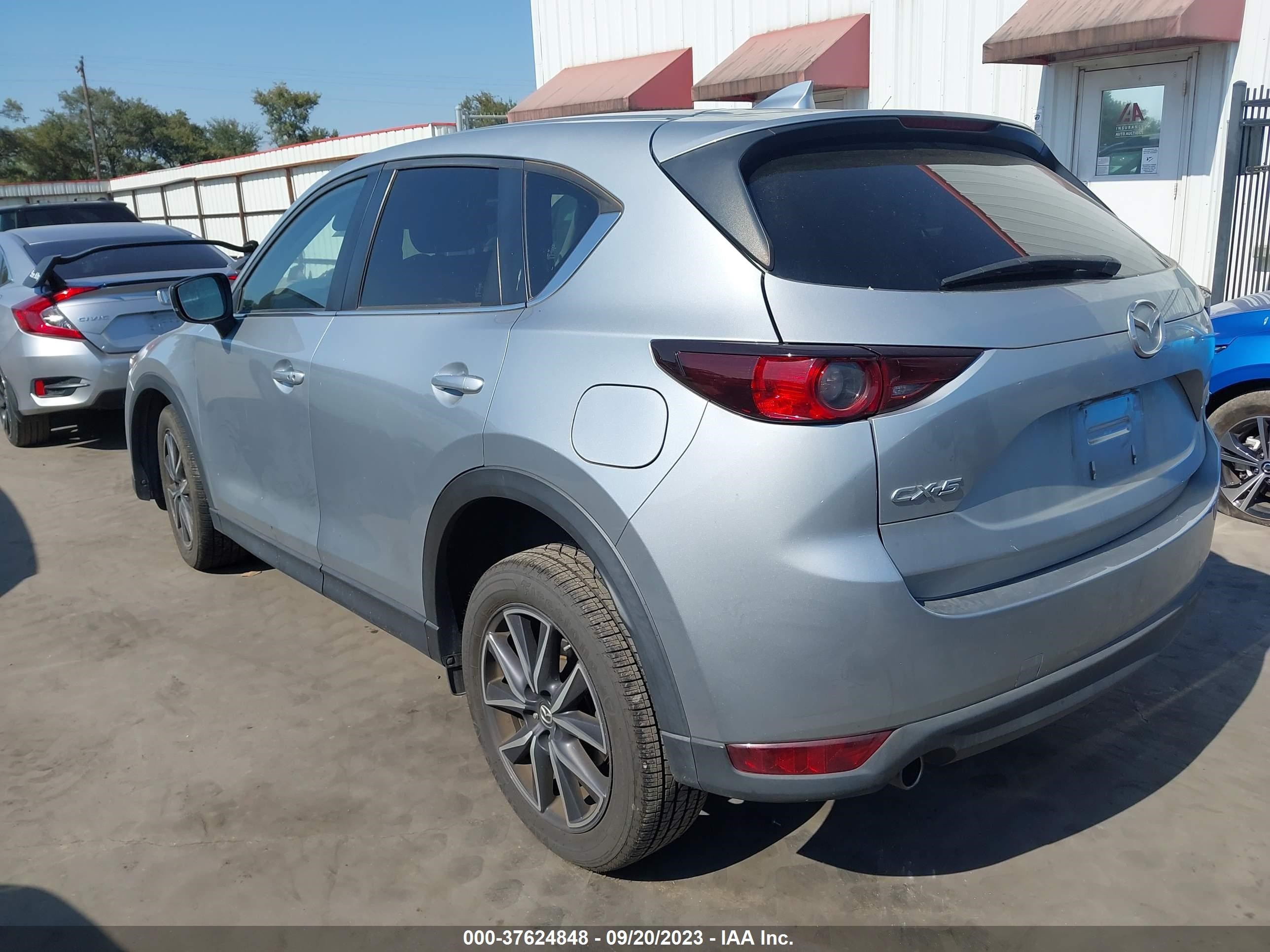 Photo 2 VIN: JM3KFACM3J1426831 - MAZDA CX-5 