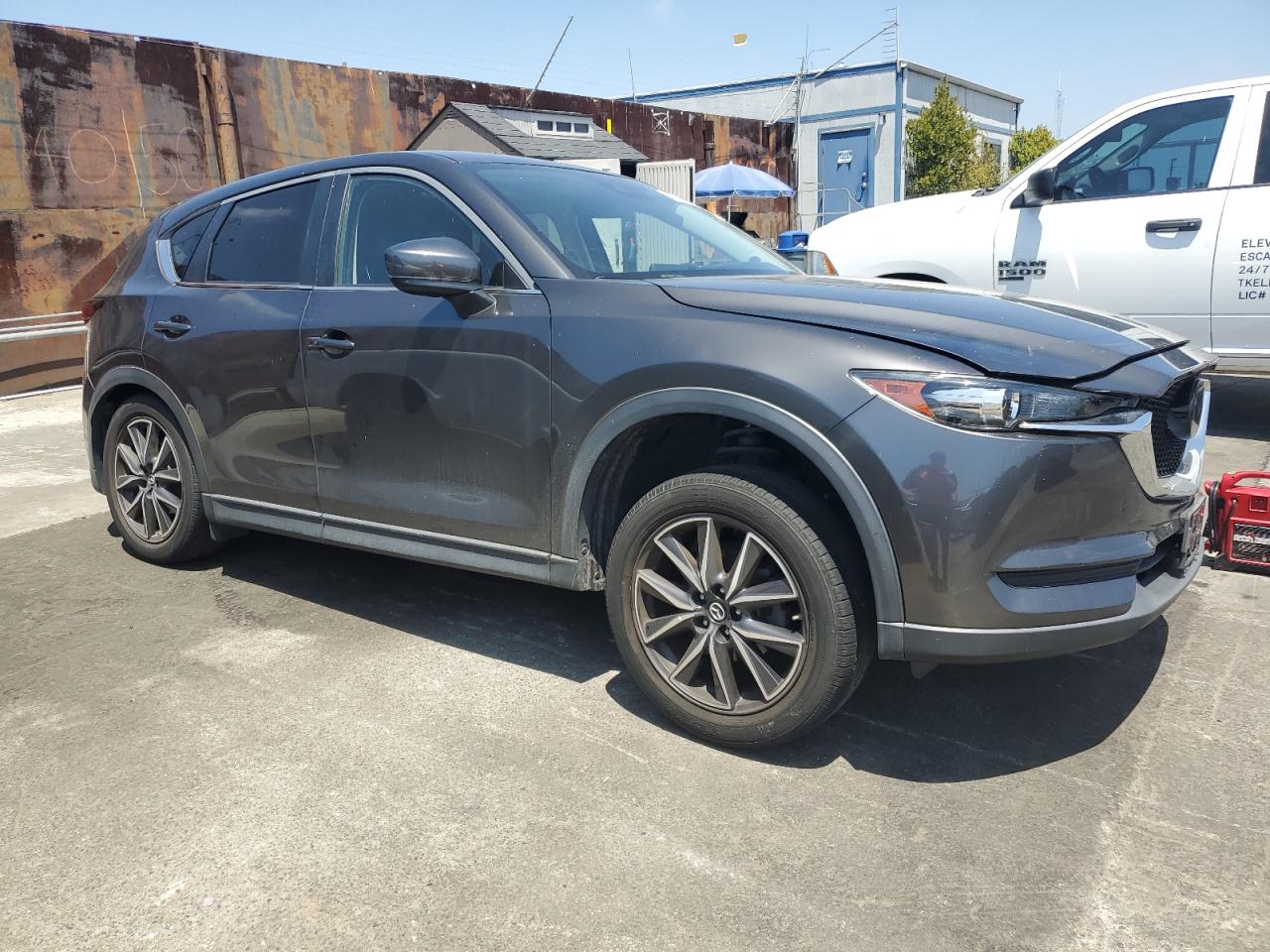 Photo 3 VIN: JM3KFACM4J1381740 - MAZDA CX-5 