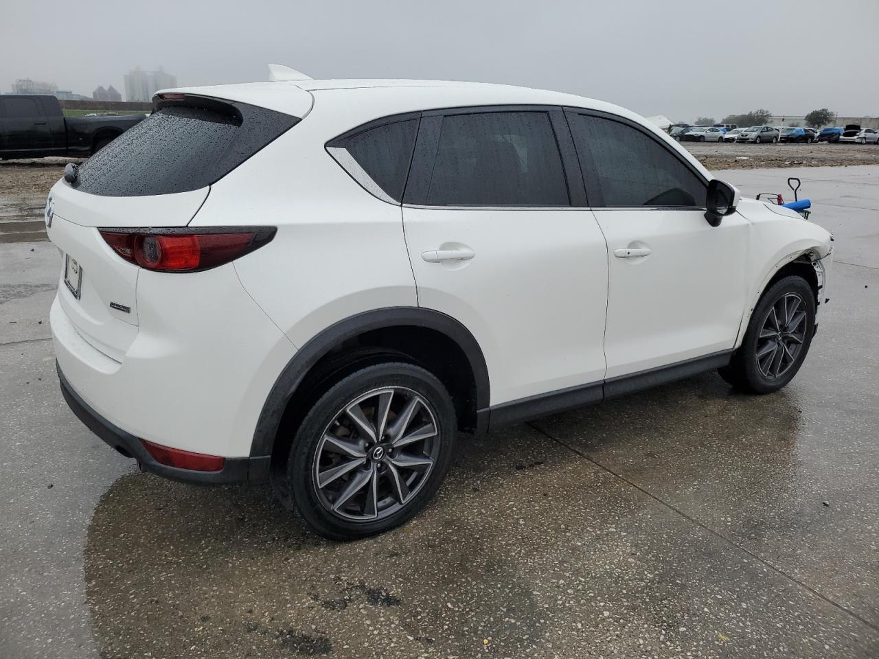 Photo 2 VIN: JM3KFACM4J1383360 - MAZDA CX-5 