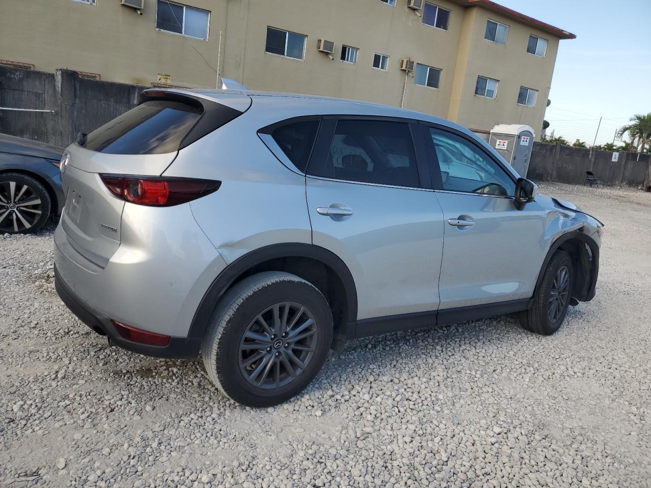 Photo 2 VIN: JM3KFACM4M0320317 - MAZDA CX-5 