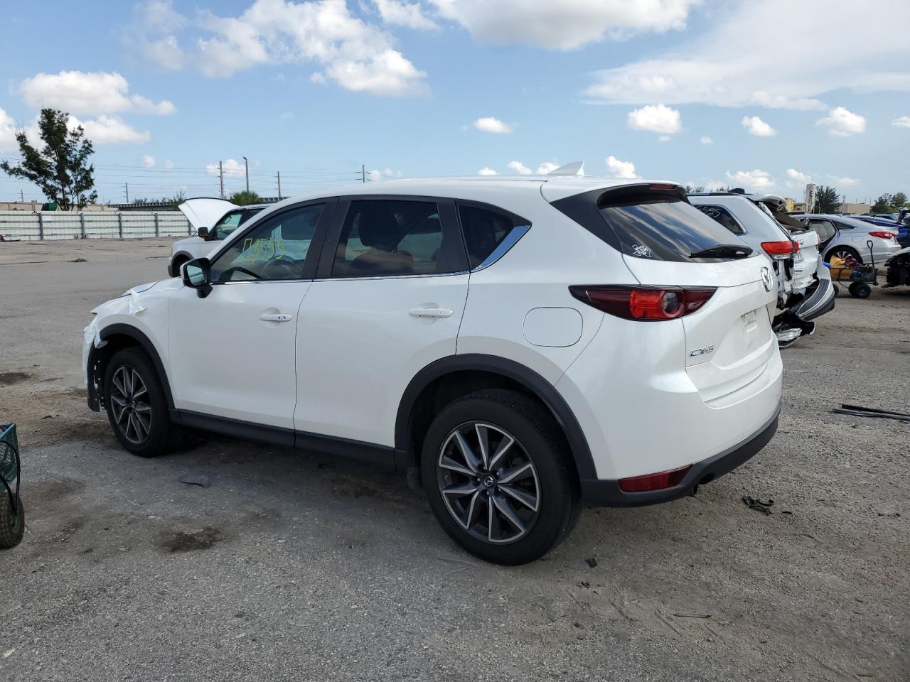 Photo 1 VIN: JM3KFACM6J0327913 - MAZDA CX-5 