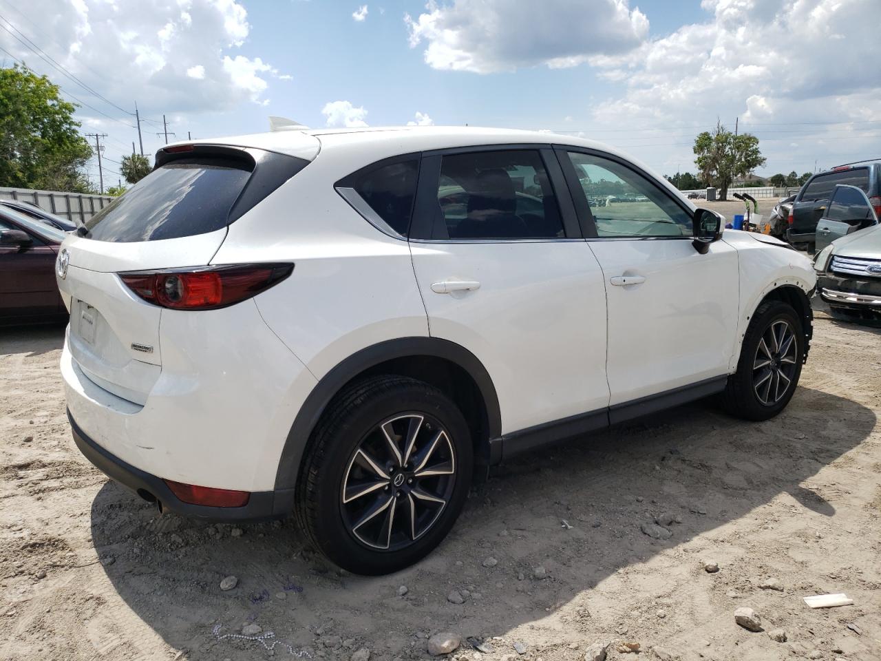 Photo 2 VIN: JM3KFACM8J1418014 - MAZDA CX-5 