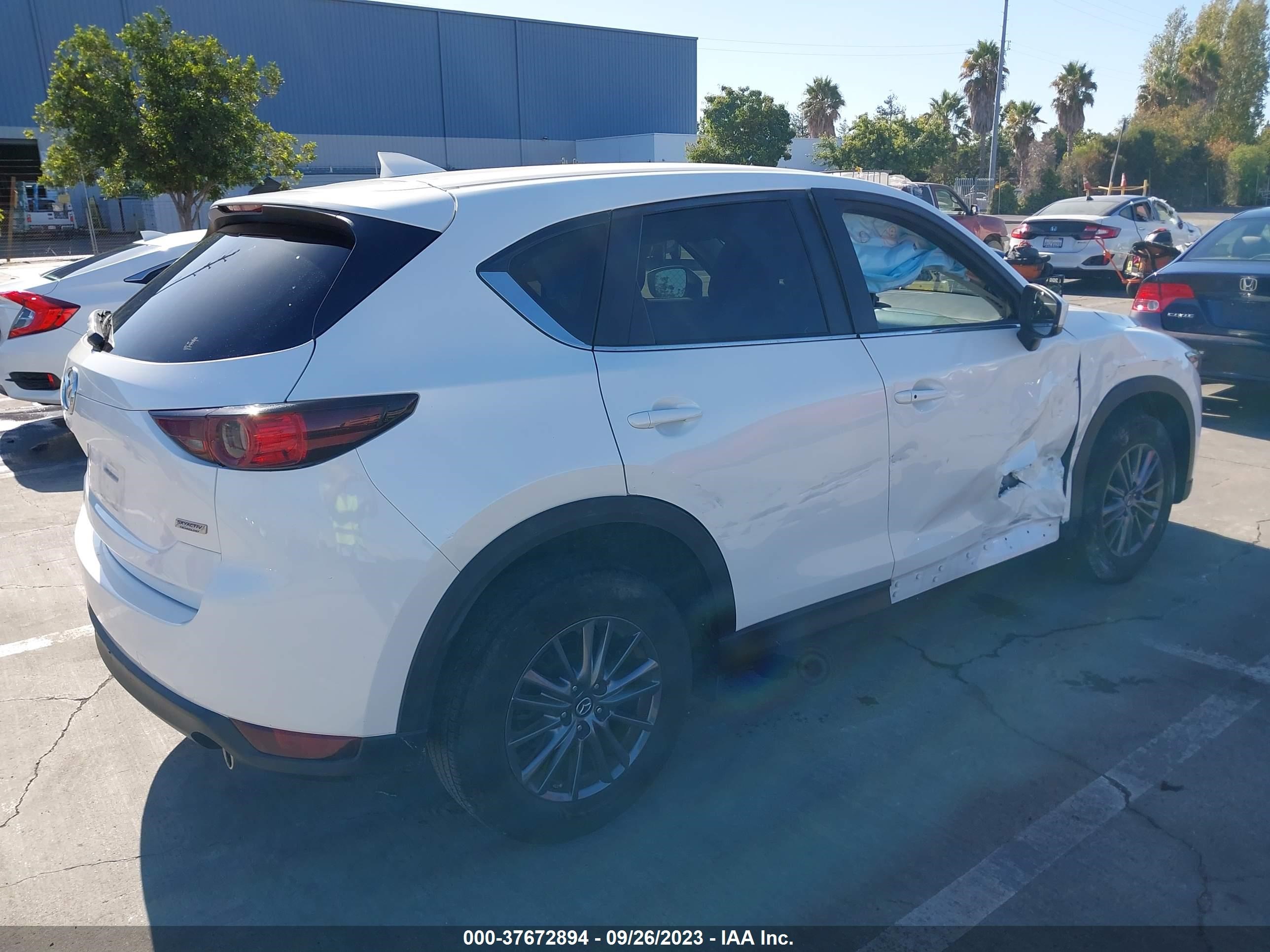 Photo 3 VIN: JM3KFACM9K0698582 - MAZDA CX-5 