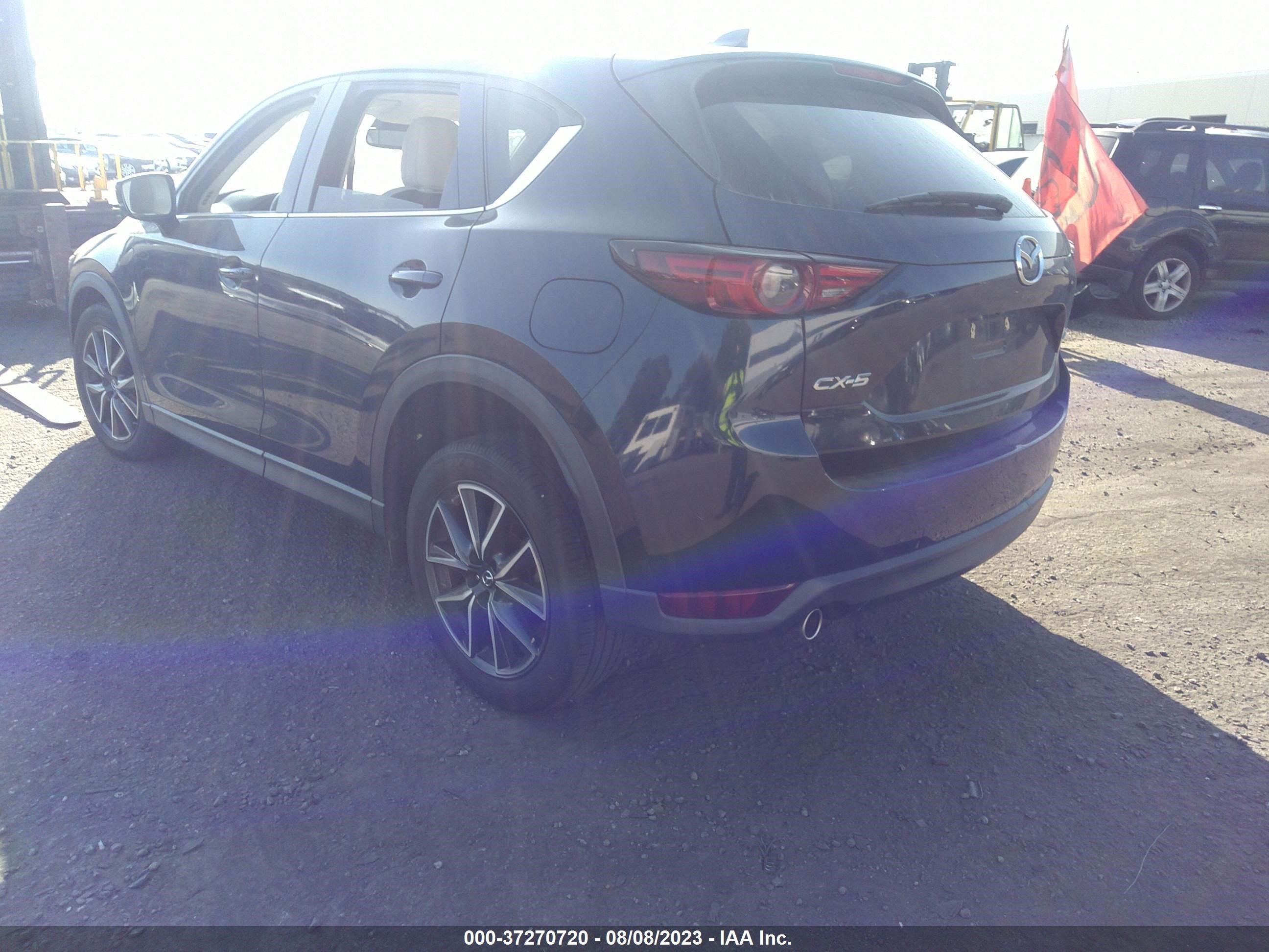 Photo 2 VIN: JM3KFADM8J0310559 - MAZDA CX-5 