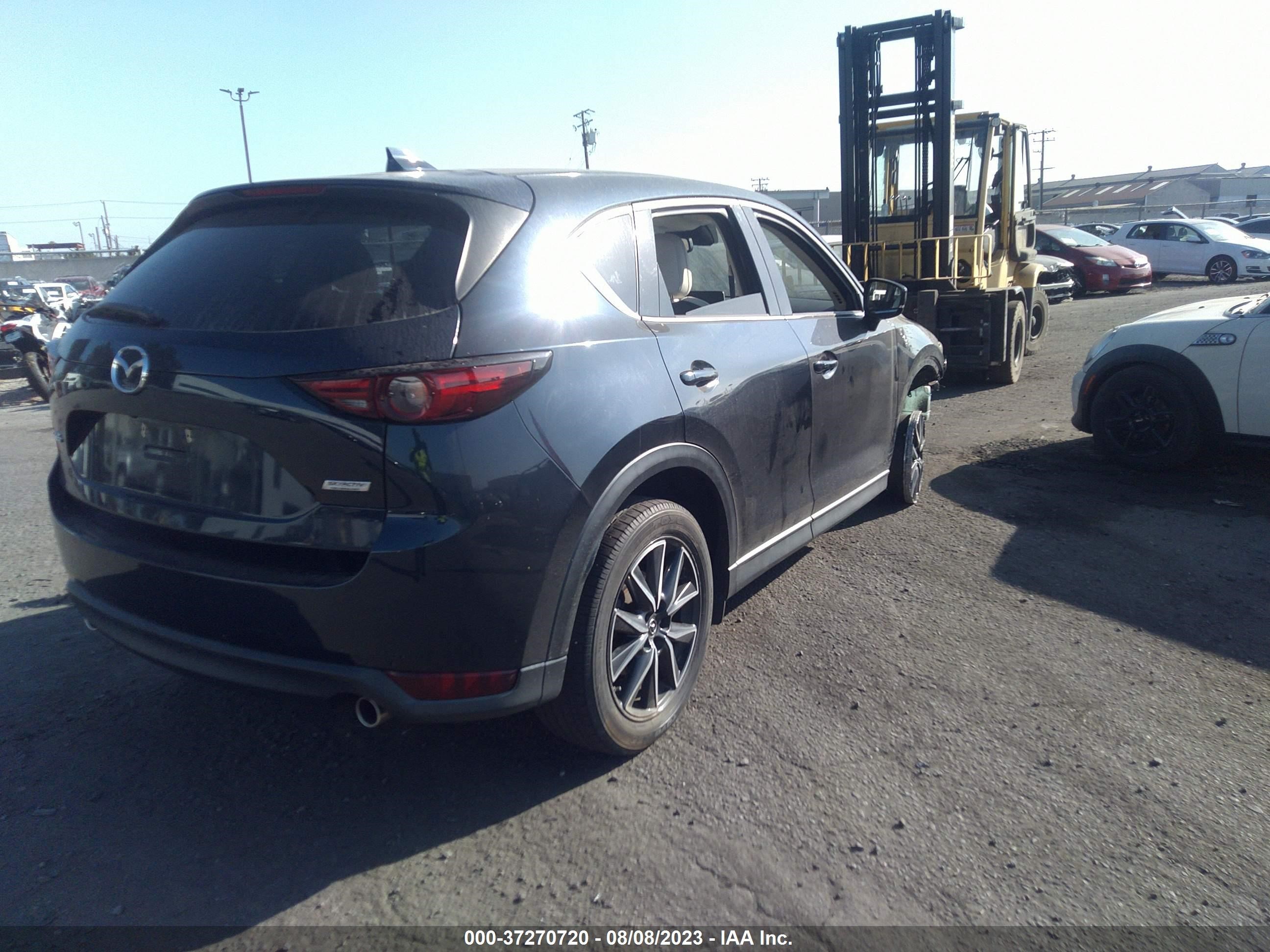 Photo 3 VIN: JM3KFADM8J0310559 - MAZDA CX-5 