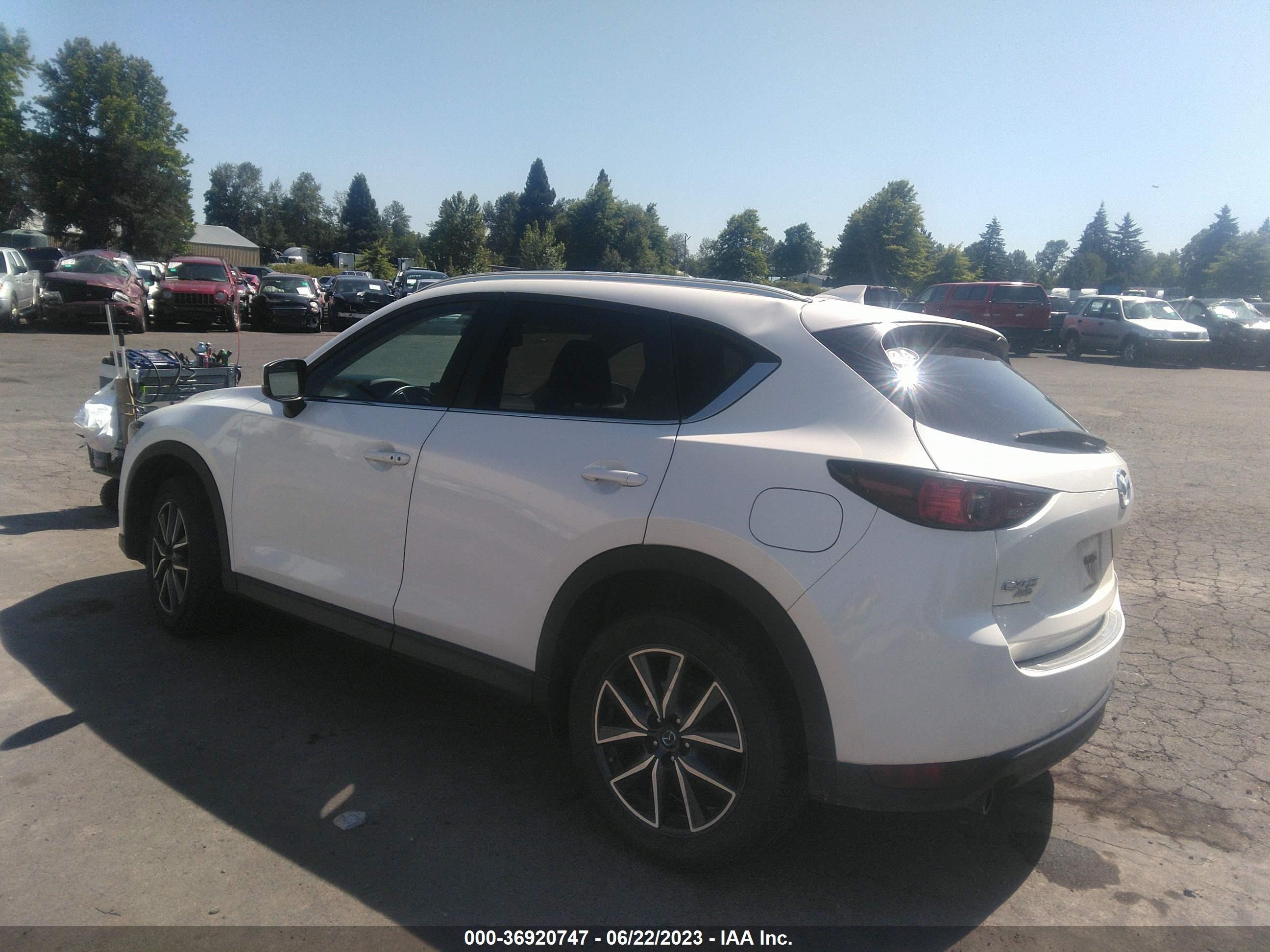 Photo 2 VIN: JM3KFBCM3J0356730 - MAZDA CX-5 