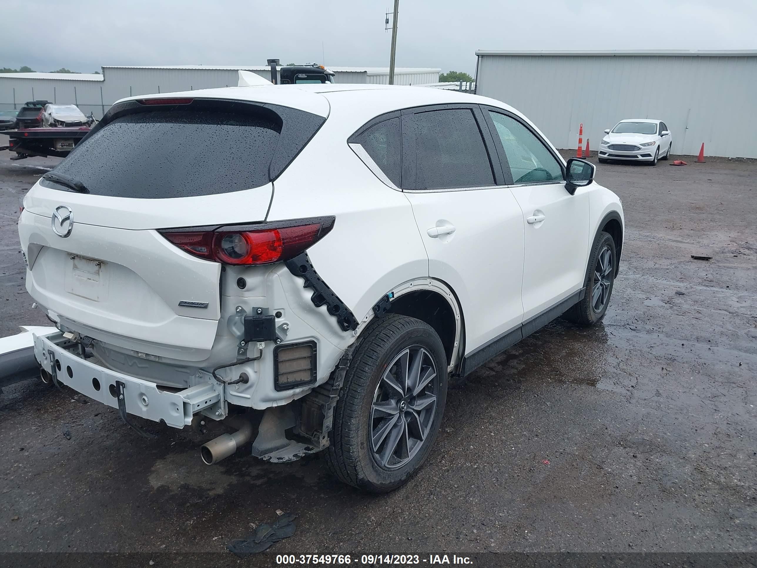 Photo 3 VIN: JM3KFBCM5J1363284 - MAZDA CX-5 