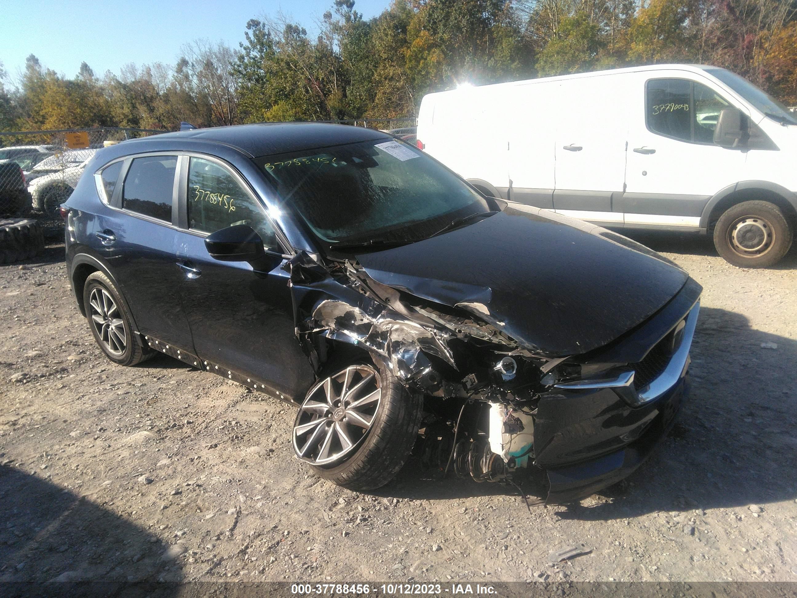 Photo 0 VIN: JM3KFBCM6J0429928 - MAZDA CX-5 