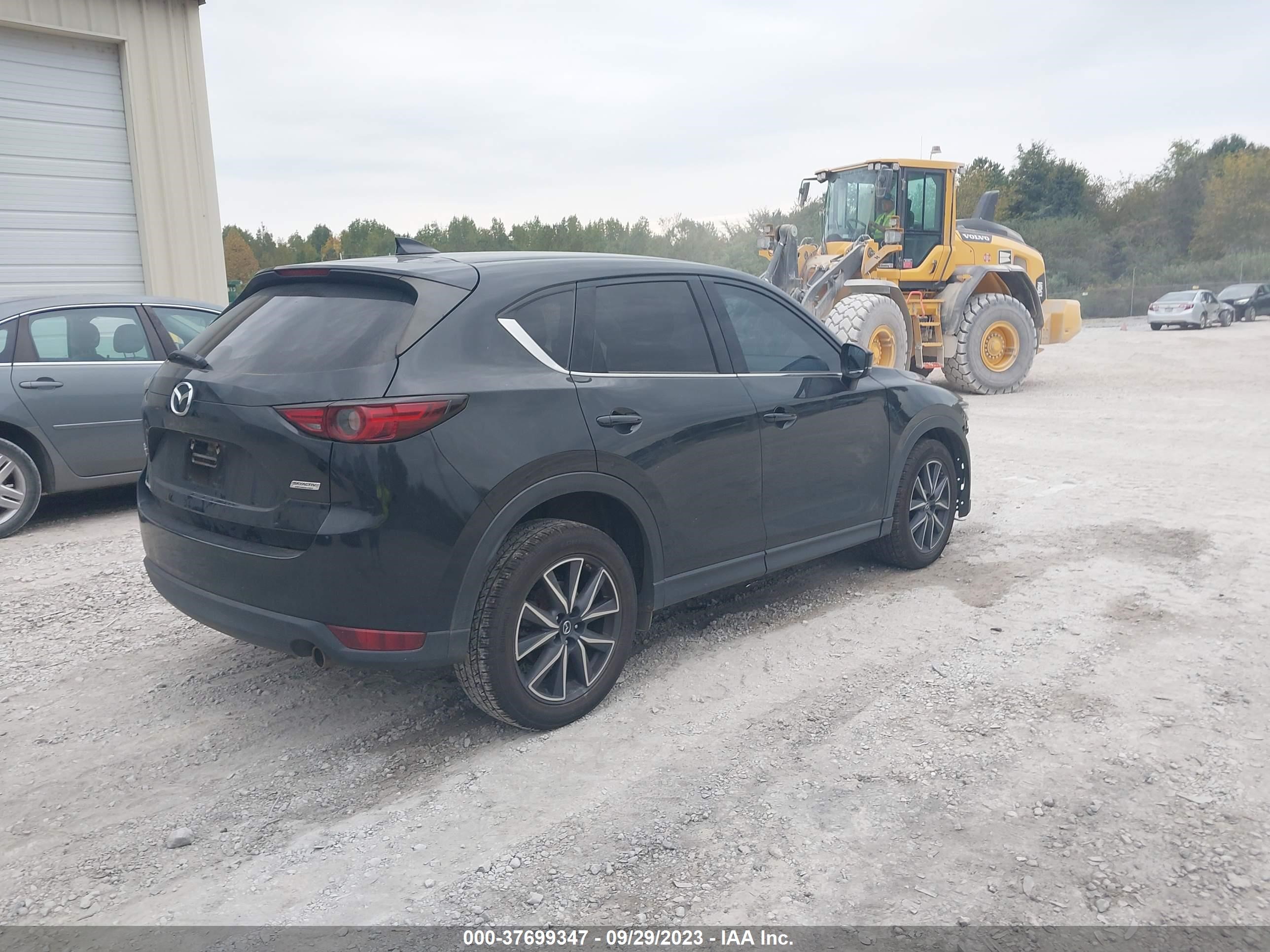 Photo 3 VIN: JM3KFBDM0J0317379 - MAZDA CX-5 