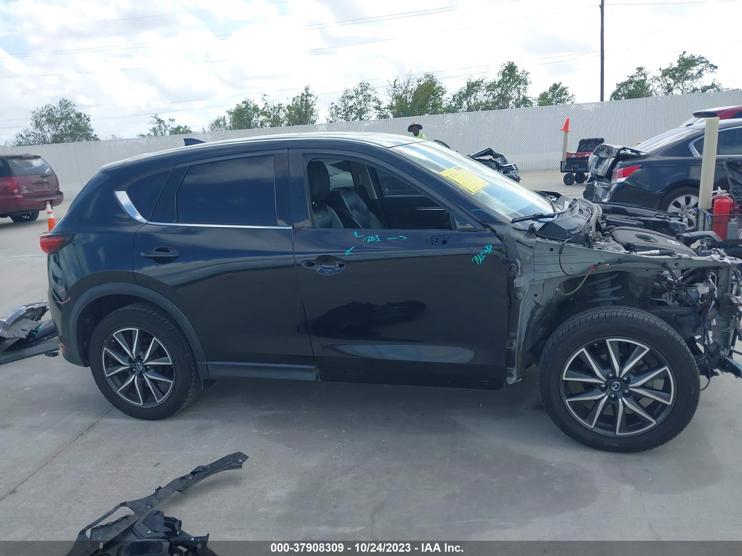 Photo 13 VIN: JM3KFBDM1J0371936 - MAZDA CX-5 