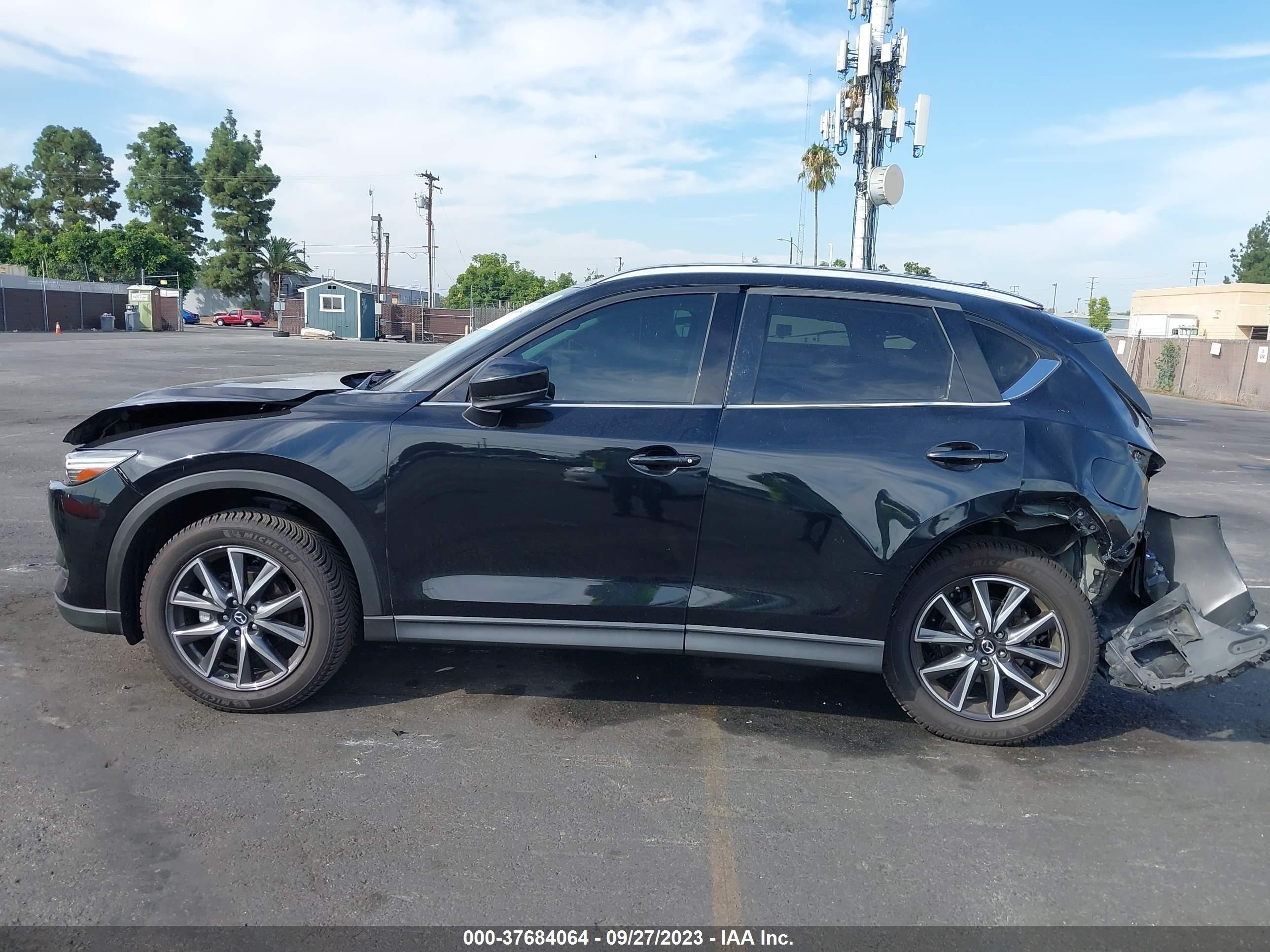 Photo 13 VIN: JM3KFBDM3J0417637 - MAZDA CX-5 