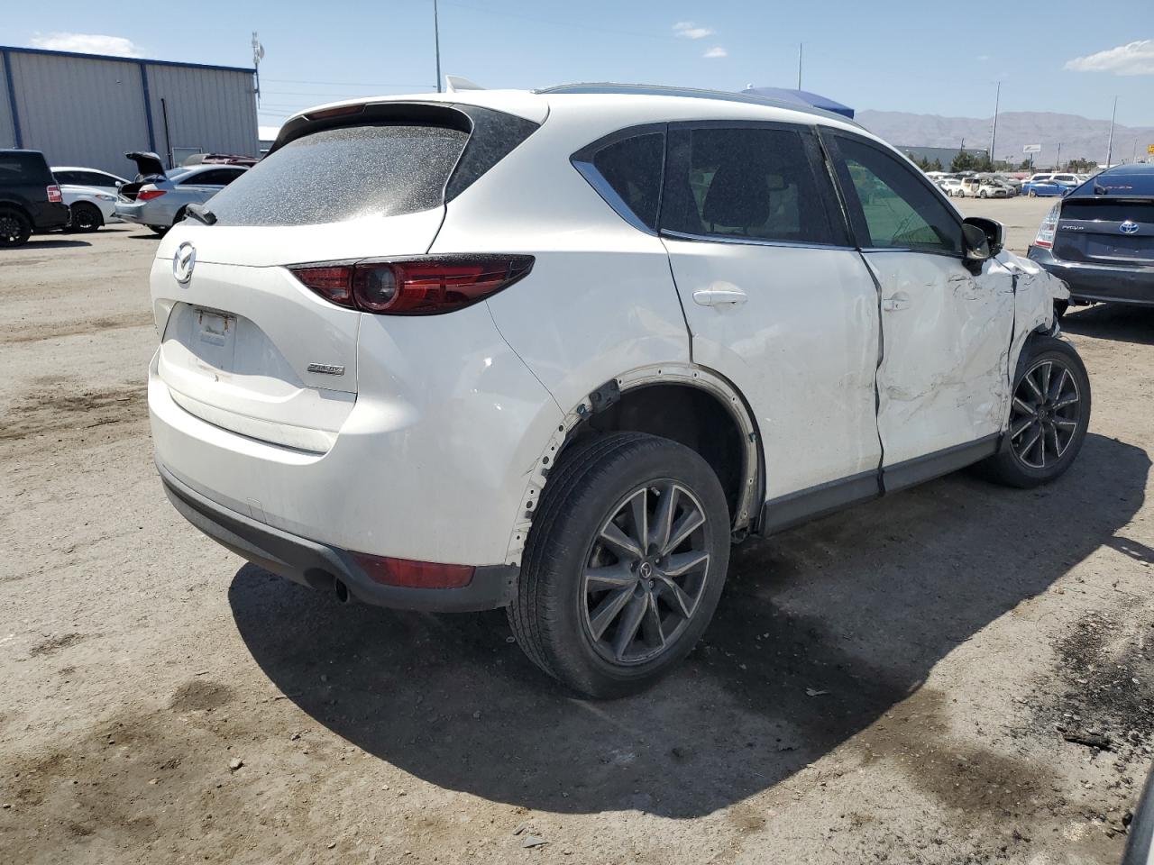 Photo 2 VIN: JM3KFBDM4J0370621 - MAZDA CX-5 