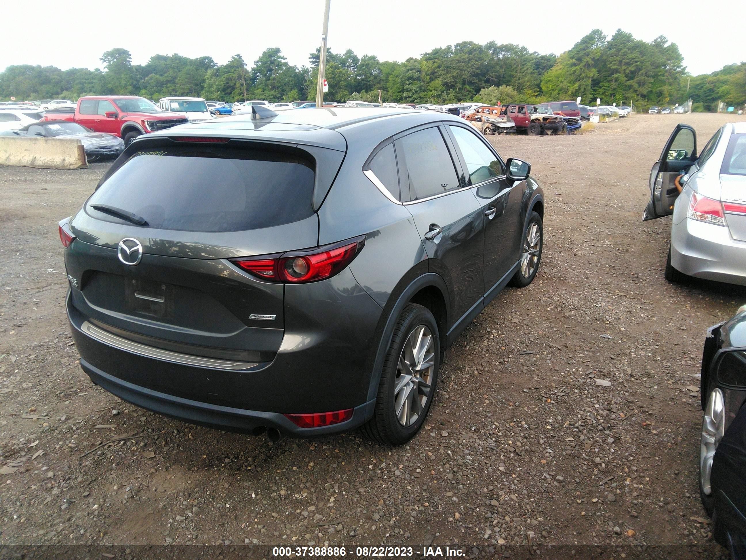 Photo 3 VIN: JM3KFBDY2K0505714 - MAZDA CX-5 