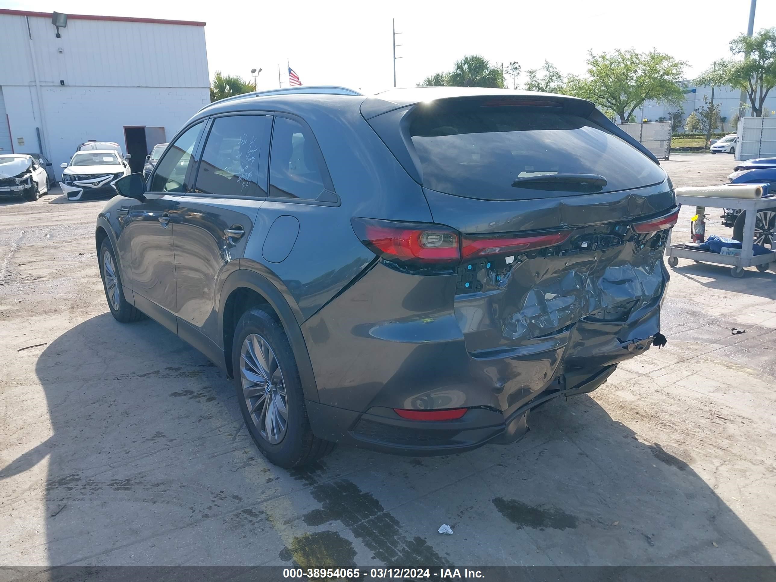 Photo 2 VIN: JM3KKCHD3R1153109 - MAZDA CX-90 