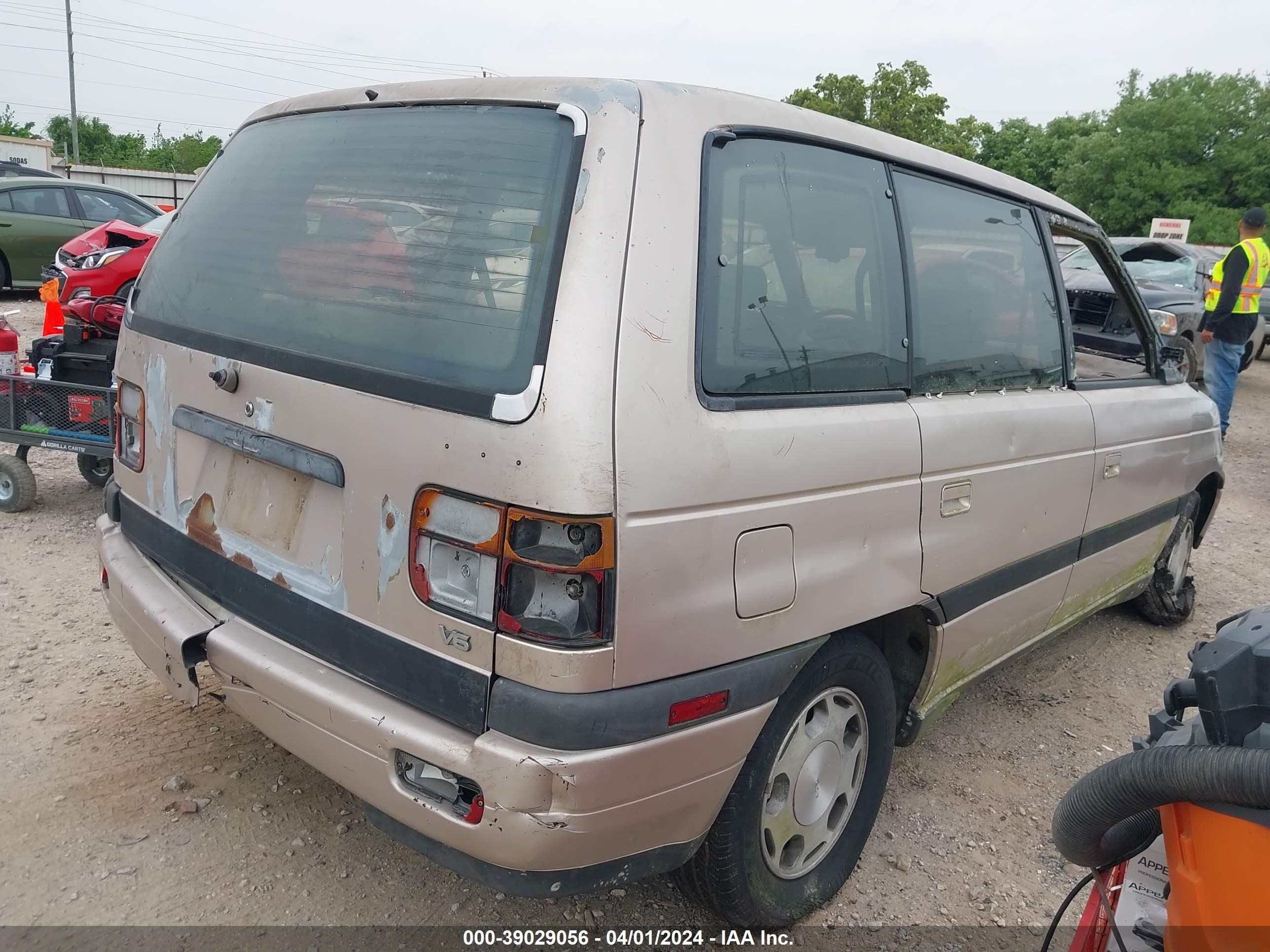 Photo 3 VIN: JM3LV5226N0408706 - MAZDA MPV 