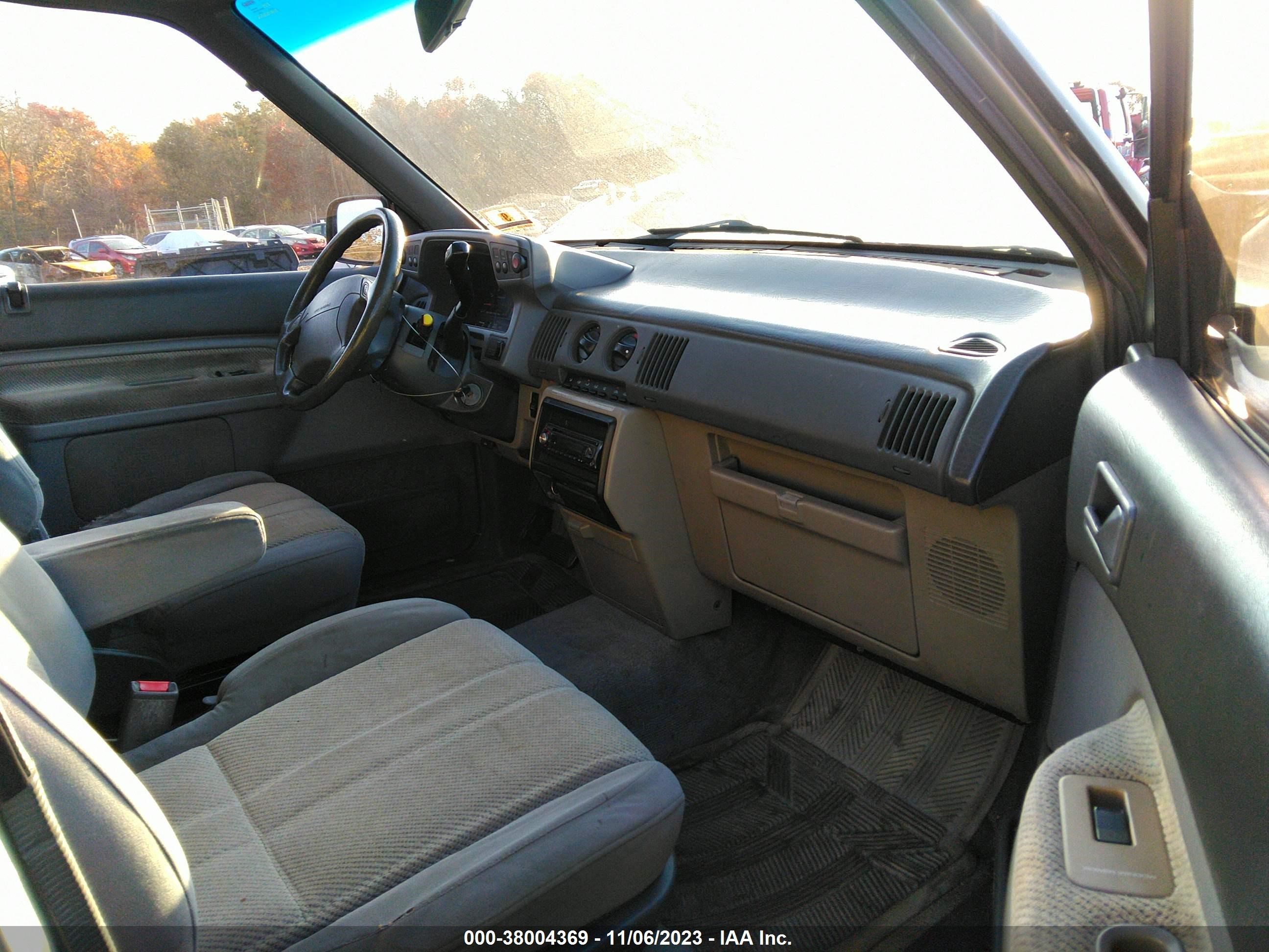 Photo 4 VIN: JM3LV5236R0608144 - MAZDA MPV 