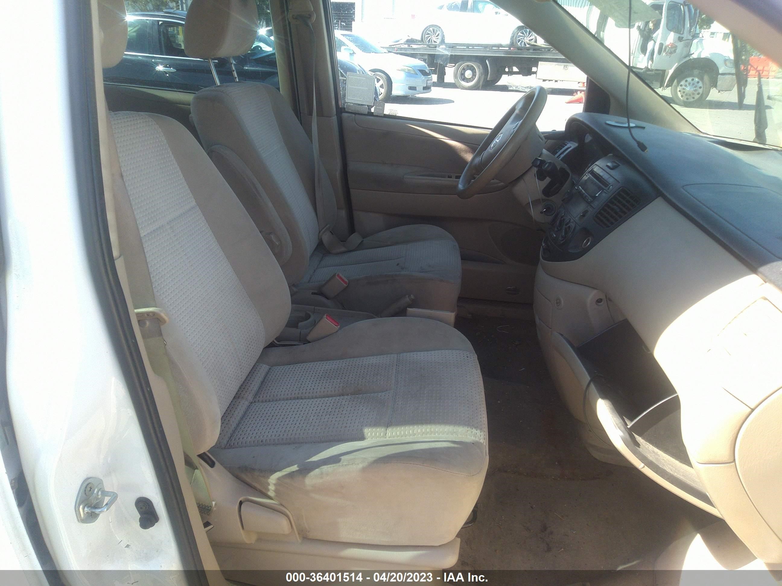 Photo 4 VIN: JM3LW28A140517180 - MAZDA MPV 