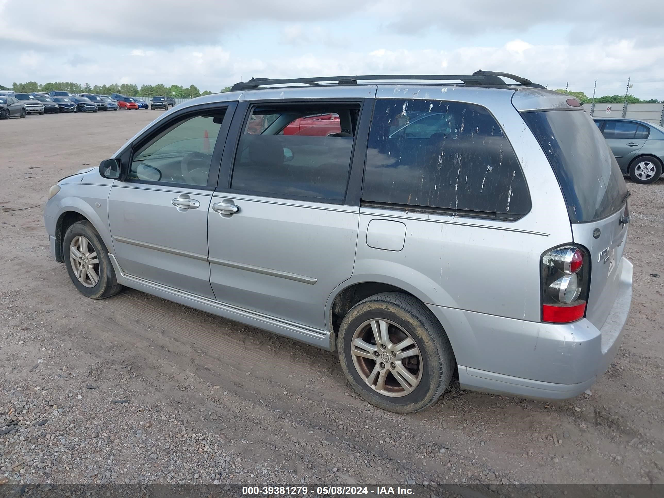 Photo 2 VIN: JM3LW28A150543621 - MAZDA MPV 