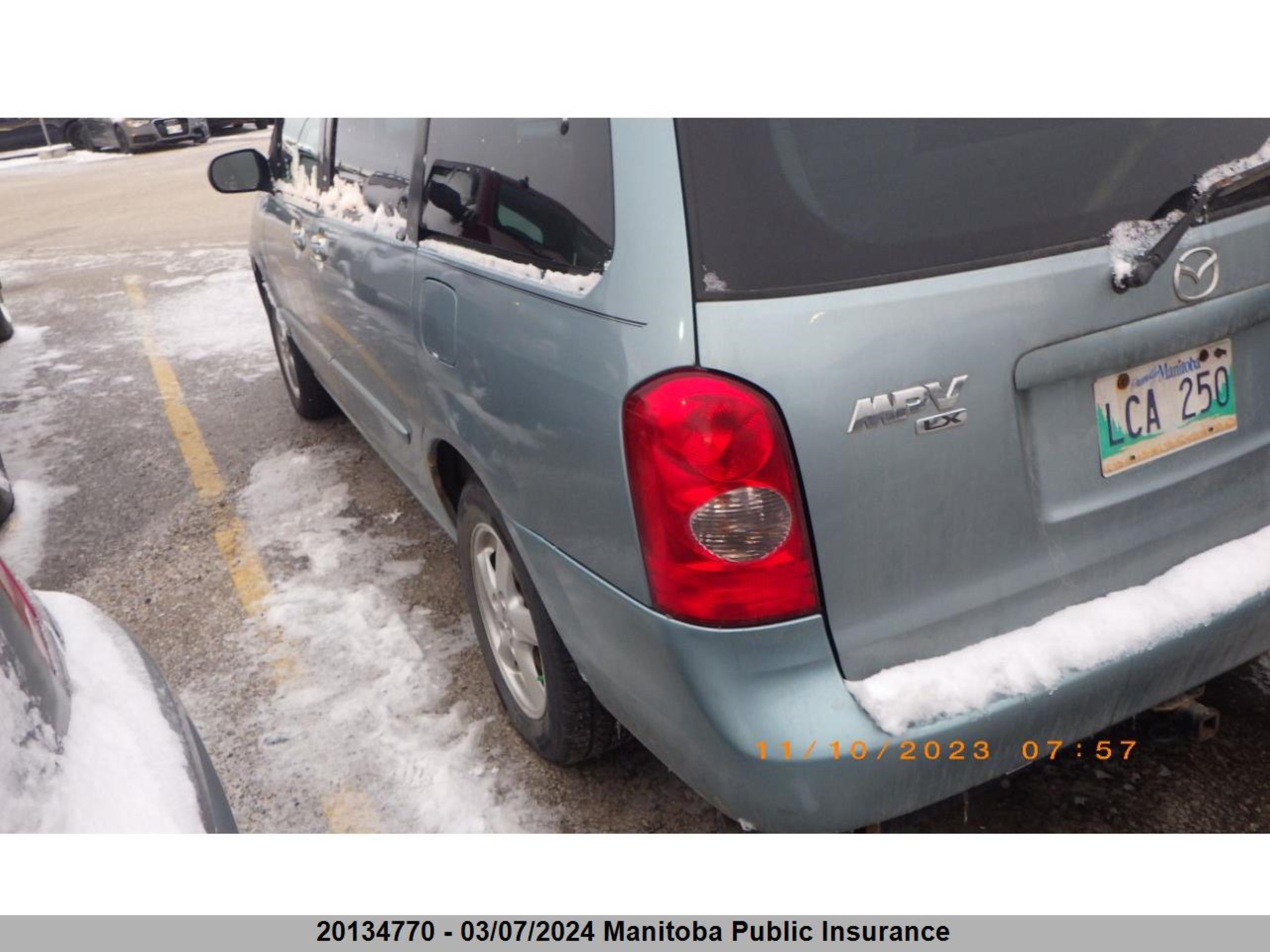 Photo 2 VIN: JM3LW28A330336628 - MAZDA MPV 