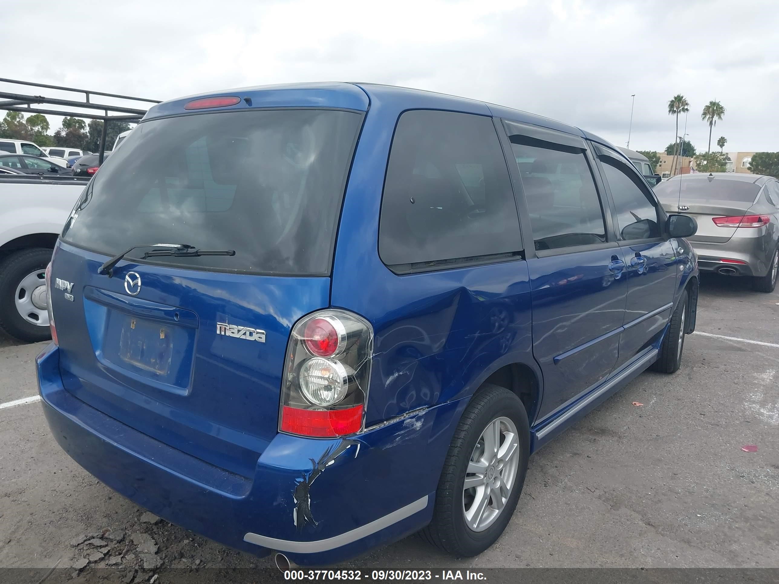 Photo 3 VIN: JM3LW28A340524308 - MAZDA MPV 