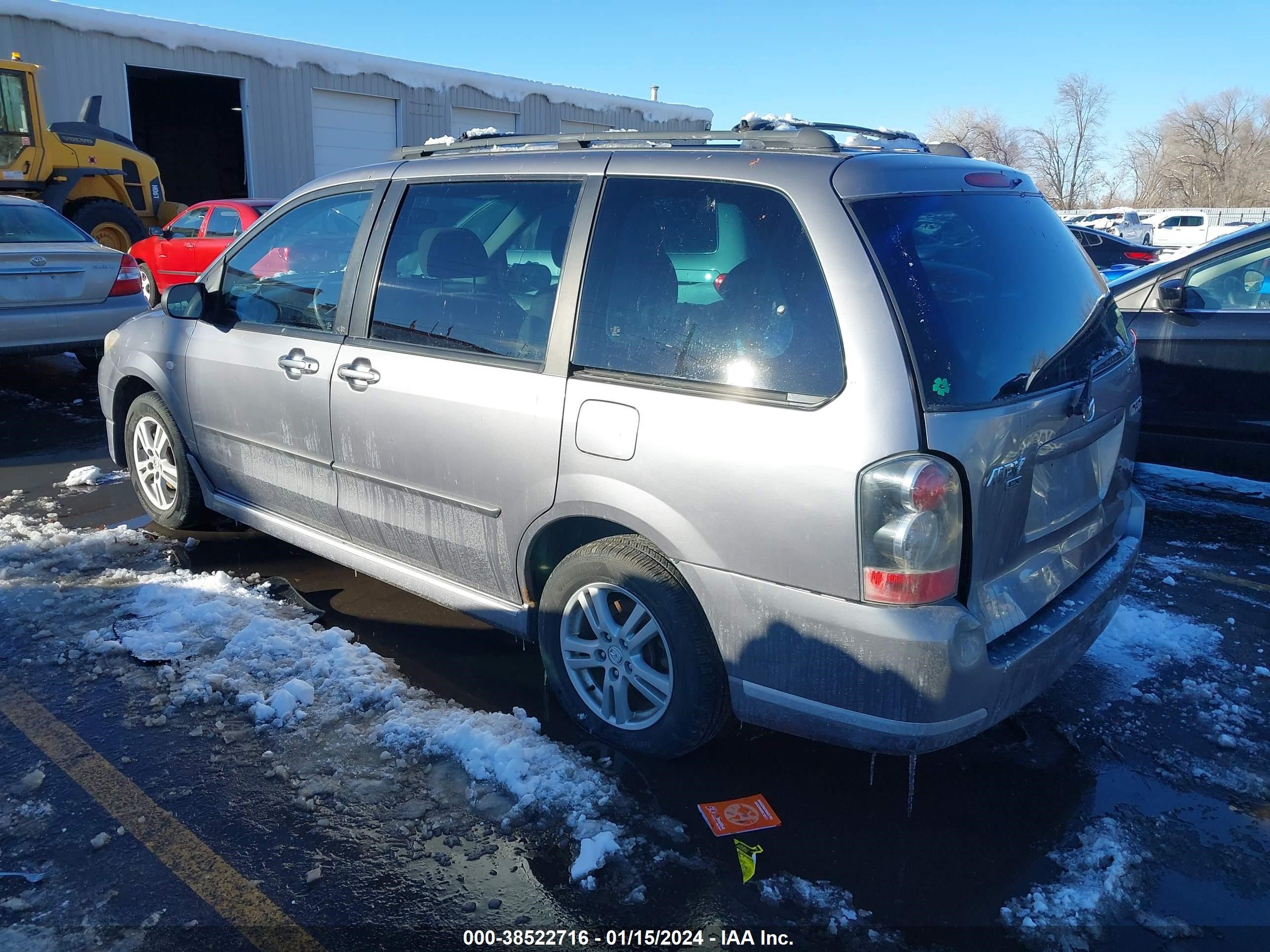 Photo 2 VIN: JM3LW28A350547993 - MAZDA MPV 