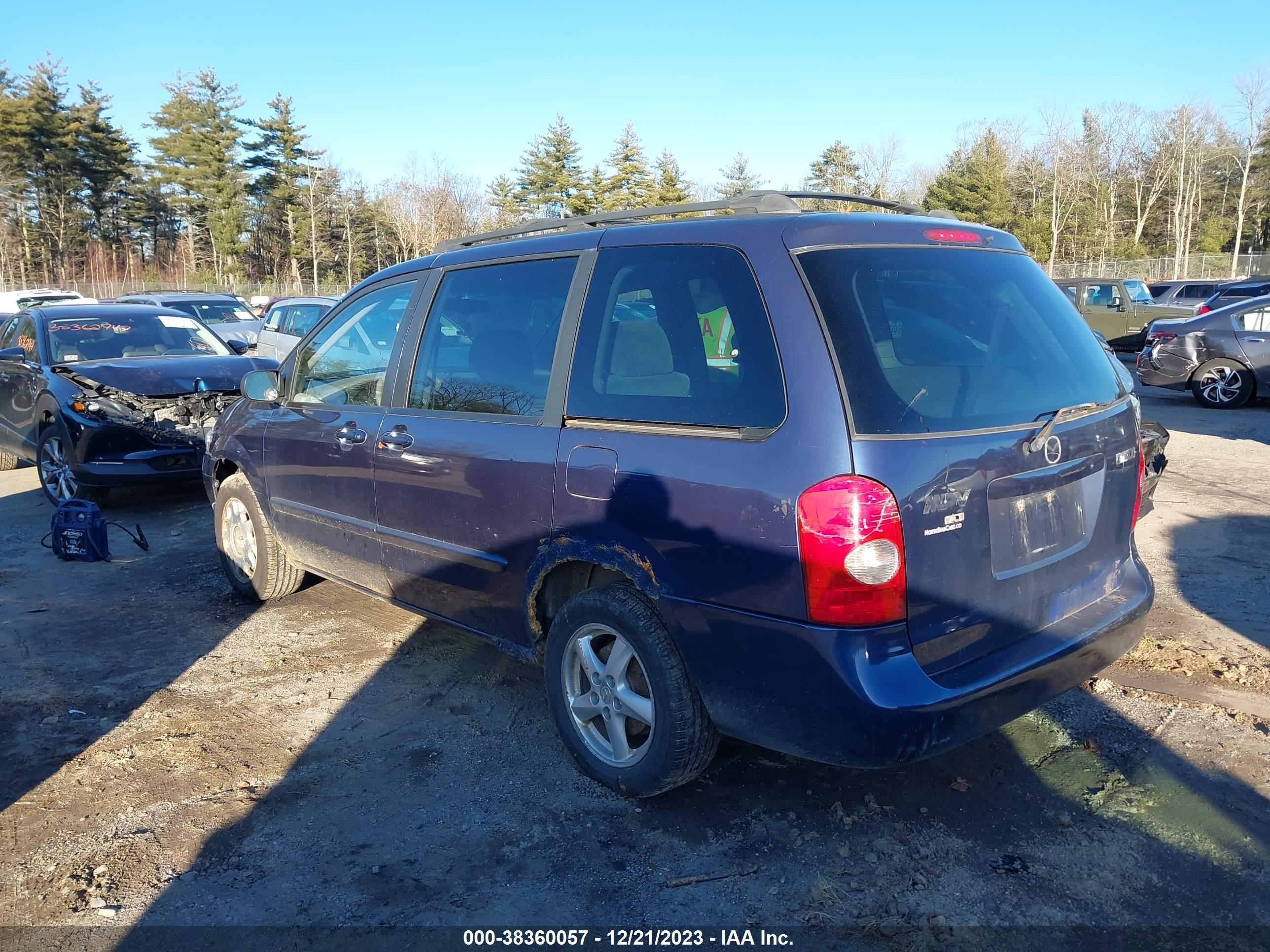 Photo 11 VIN: JM3LW28A830345860 - MAZDA MPV 