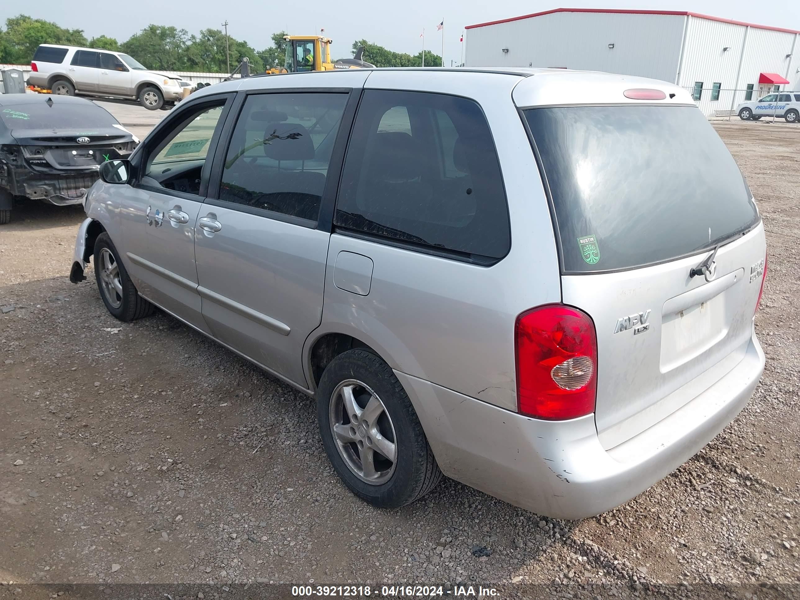 Photo 2 VIN: JM3LW28A830371603 - MAZDA MPV 