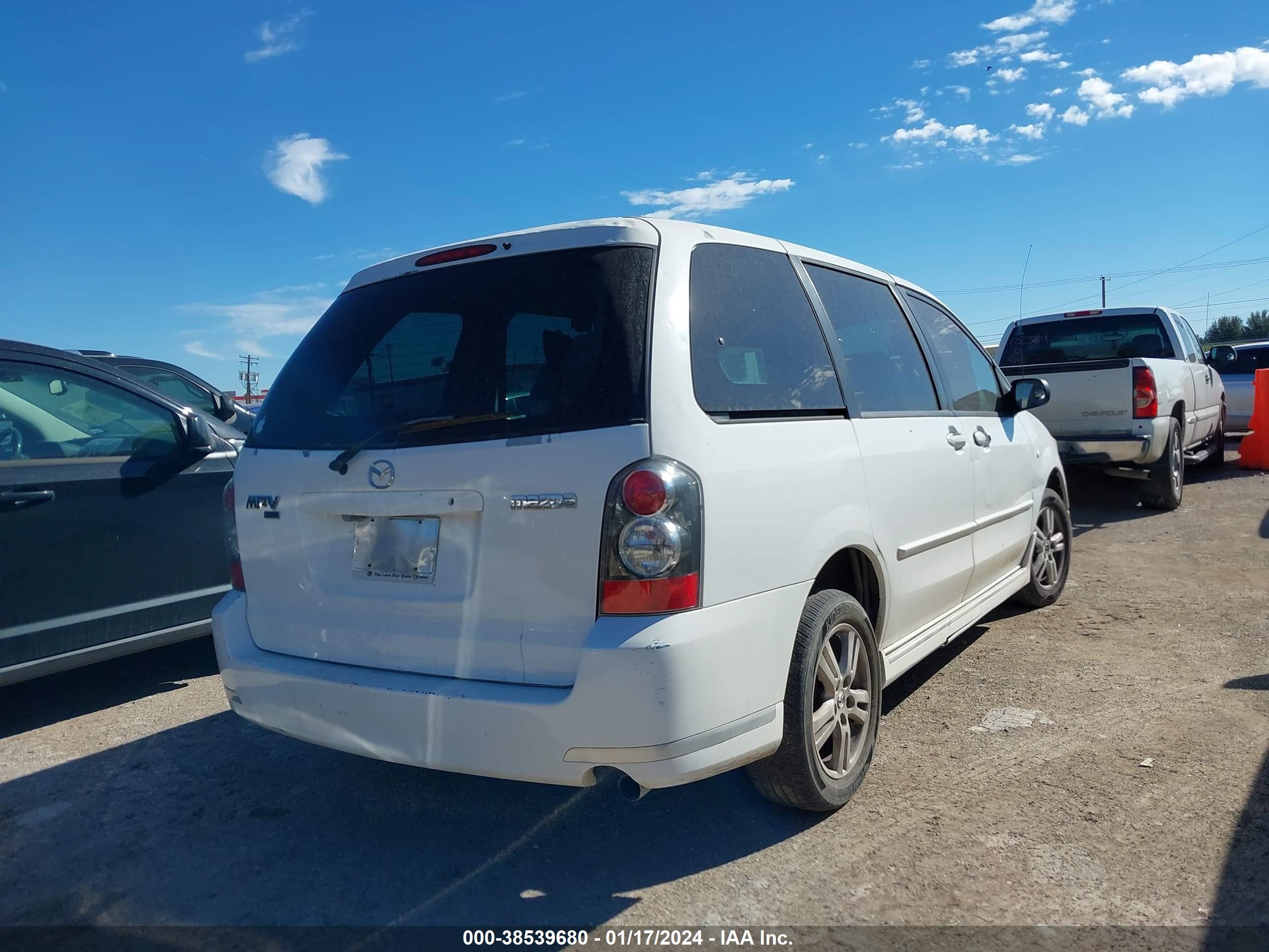 Photo 3 VIN: JM3LW28A860557209 - MAZDA MPV 