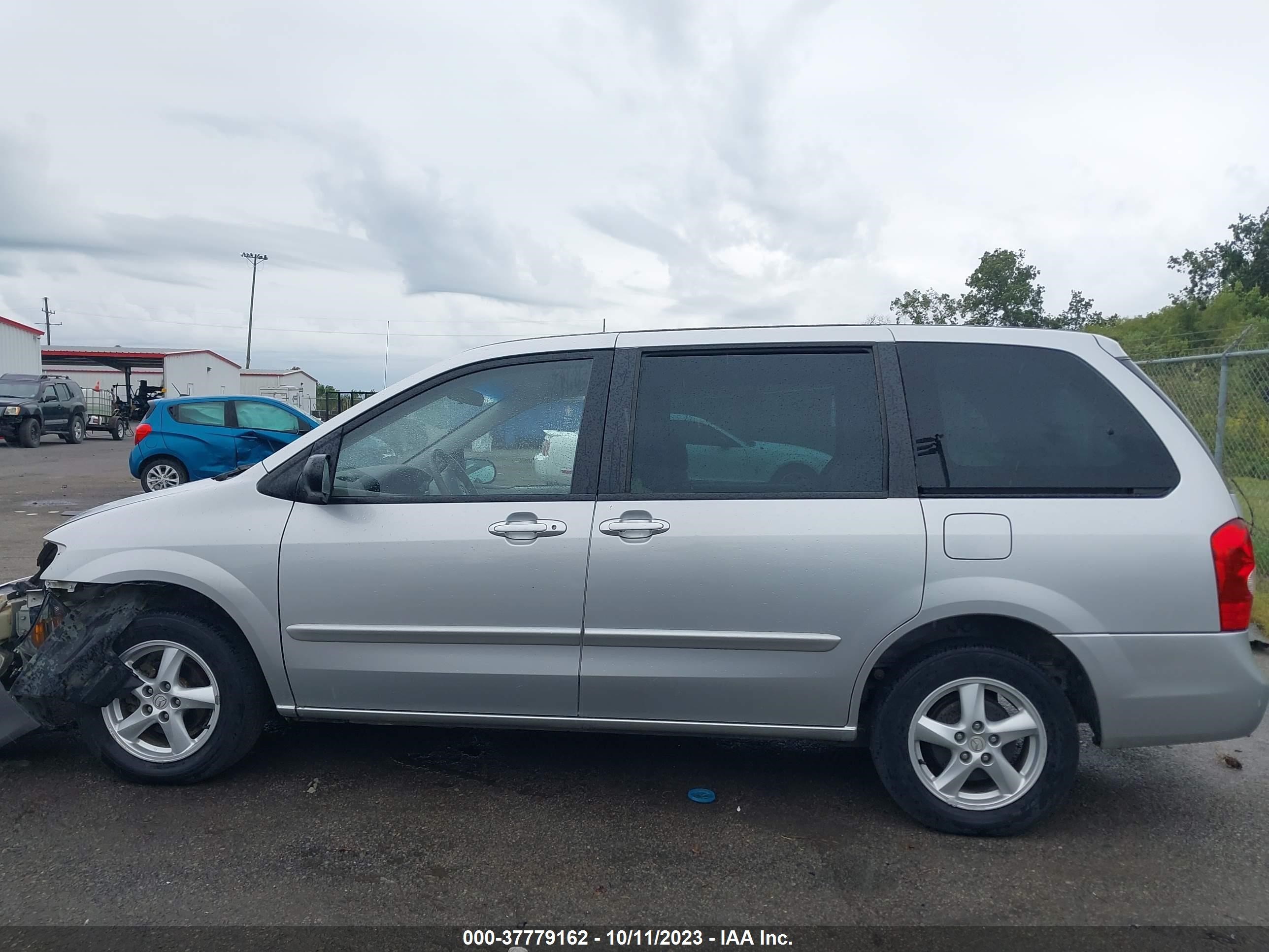 Photo 13 VIN: JM3LW28A930360349 - MAZDA MPV 