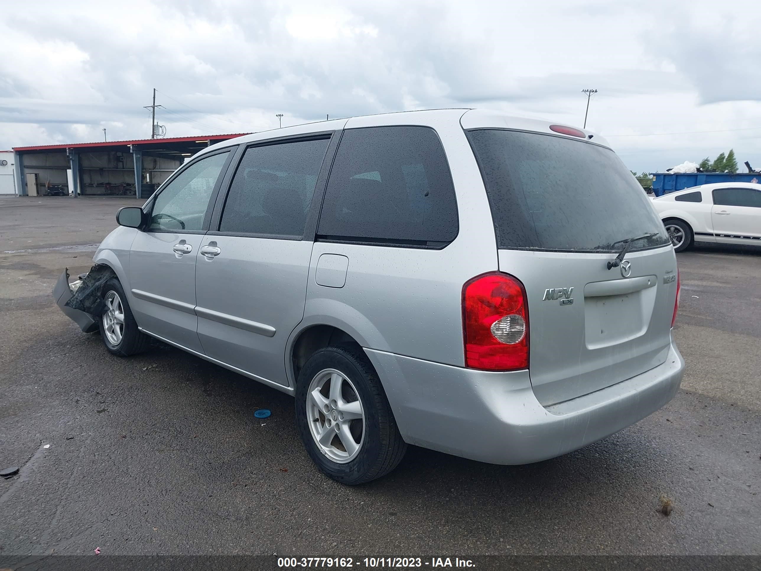 Photo 2 VIN: JM3LW28A930360349 - MAZDA MPV 