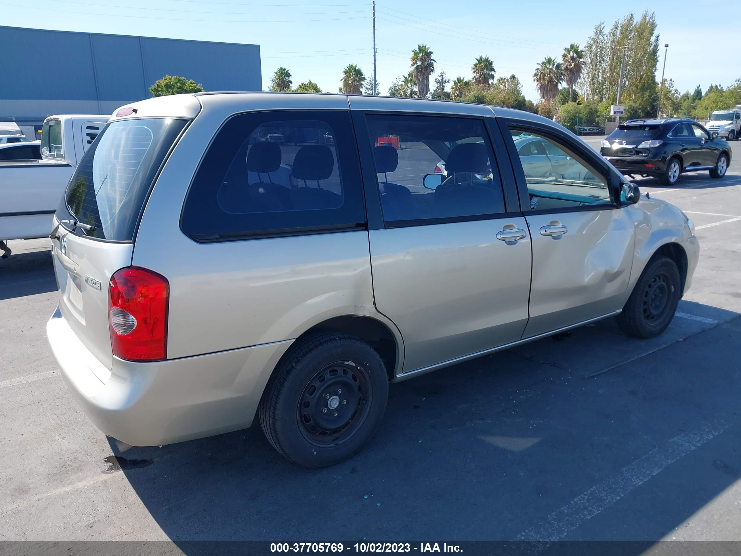 Photo 3 VIN: JM3LW28A930377670 - MAZDA MPV 