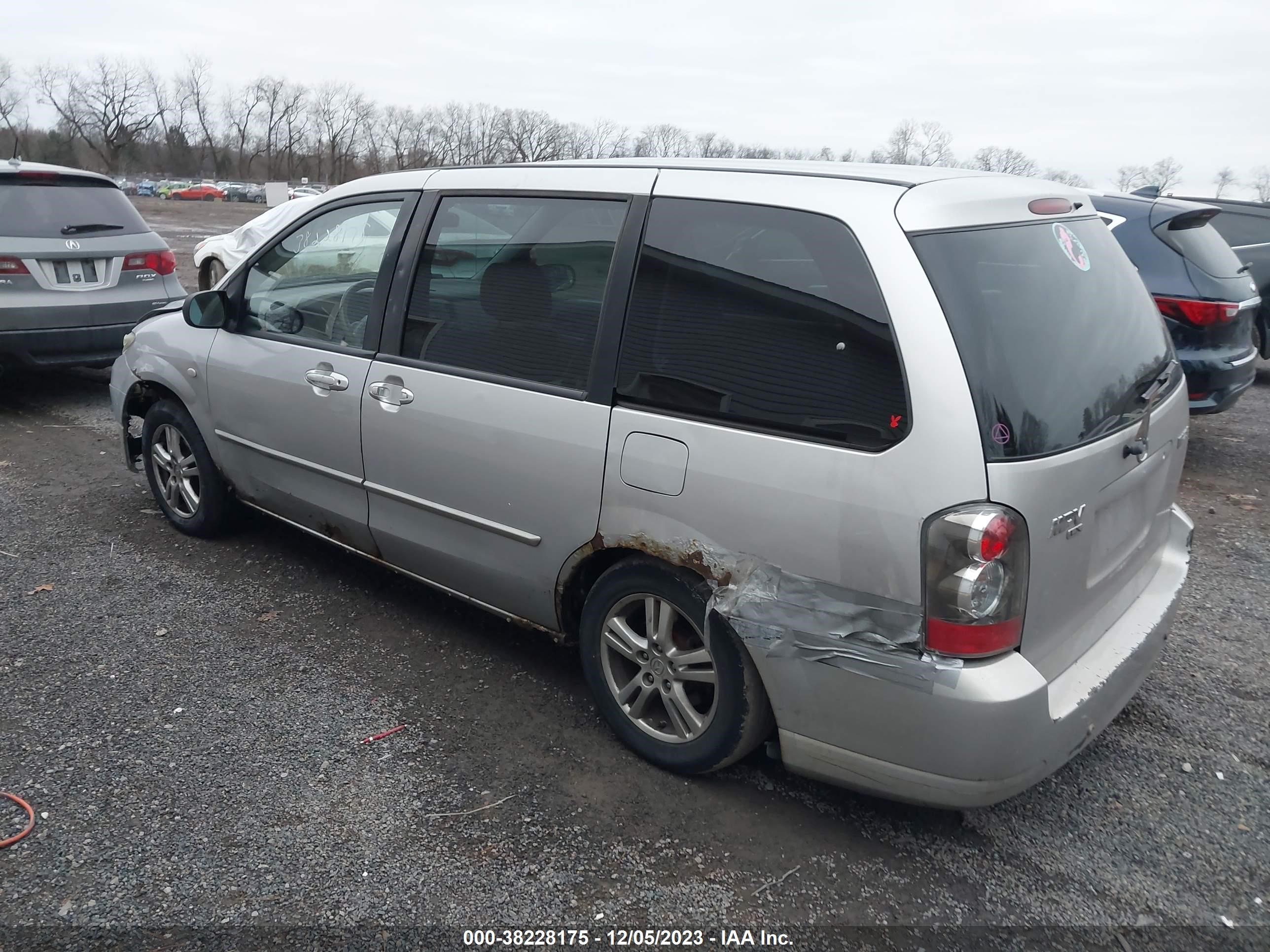 Photo 2 VIN: JM3LW28A950533676 - MAZDA MPV 