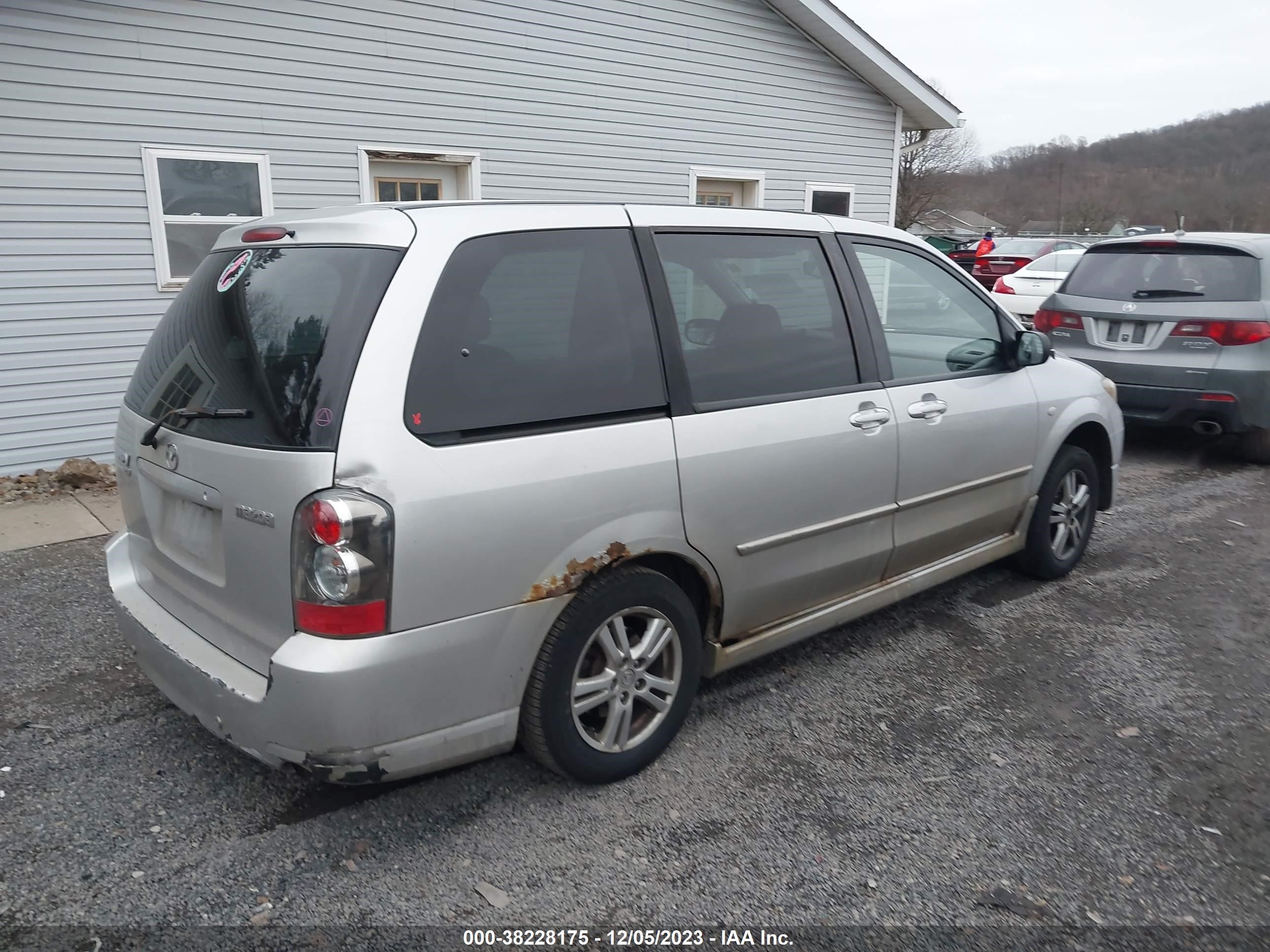 Photo 3 VIN: JM3LW28A950533676 - MAZDA MPV 