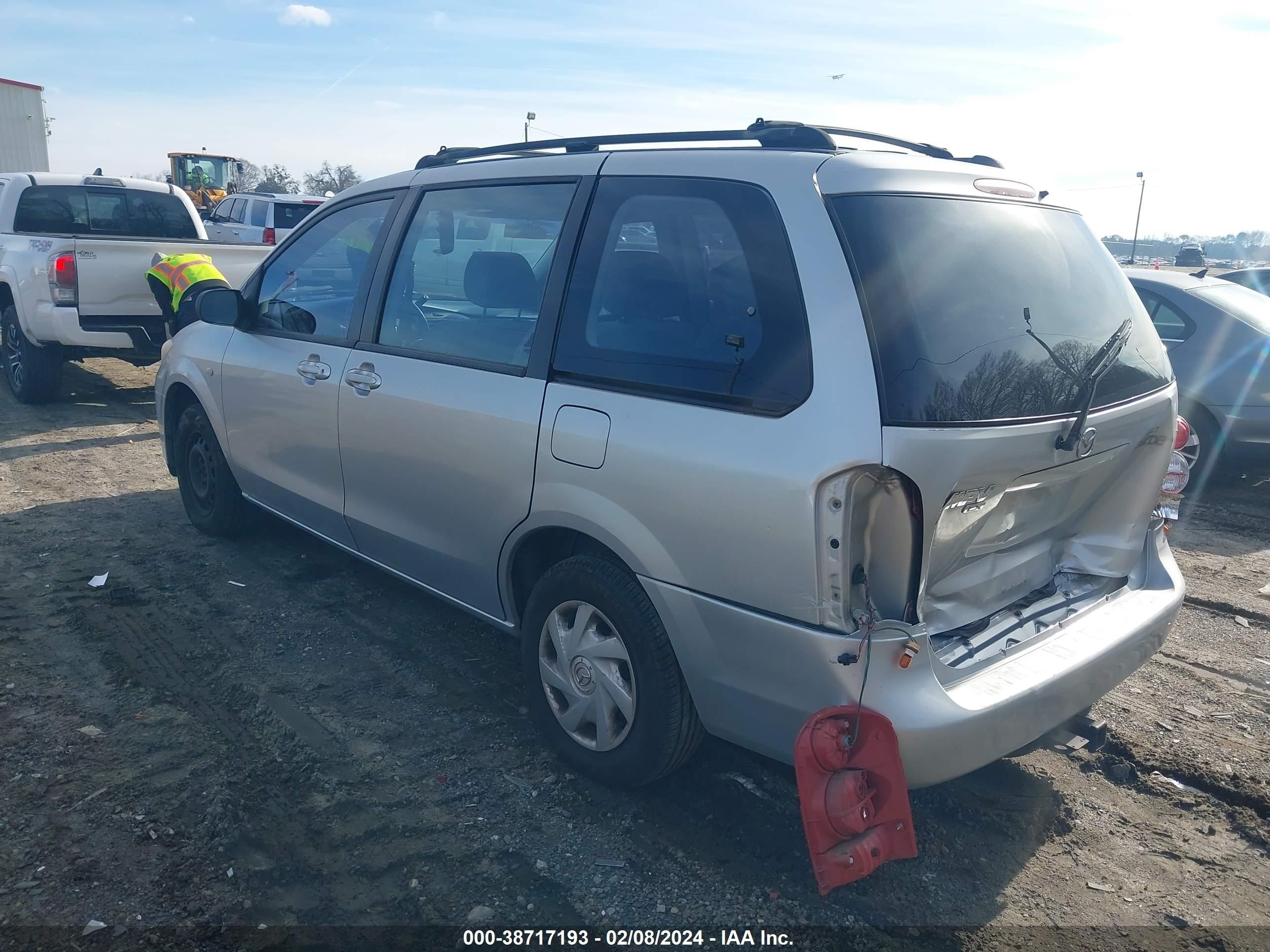 Photo 2 VIN: JM3LW28A960563584 - MAZDA MPV 