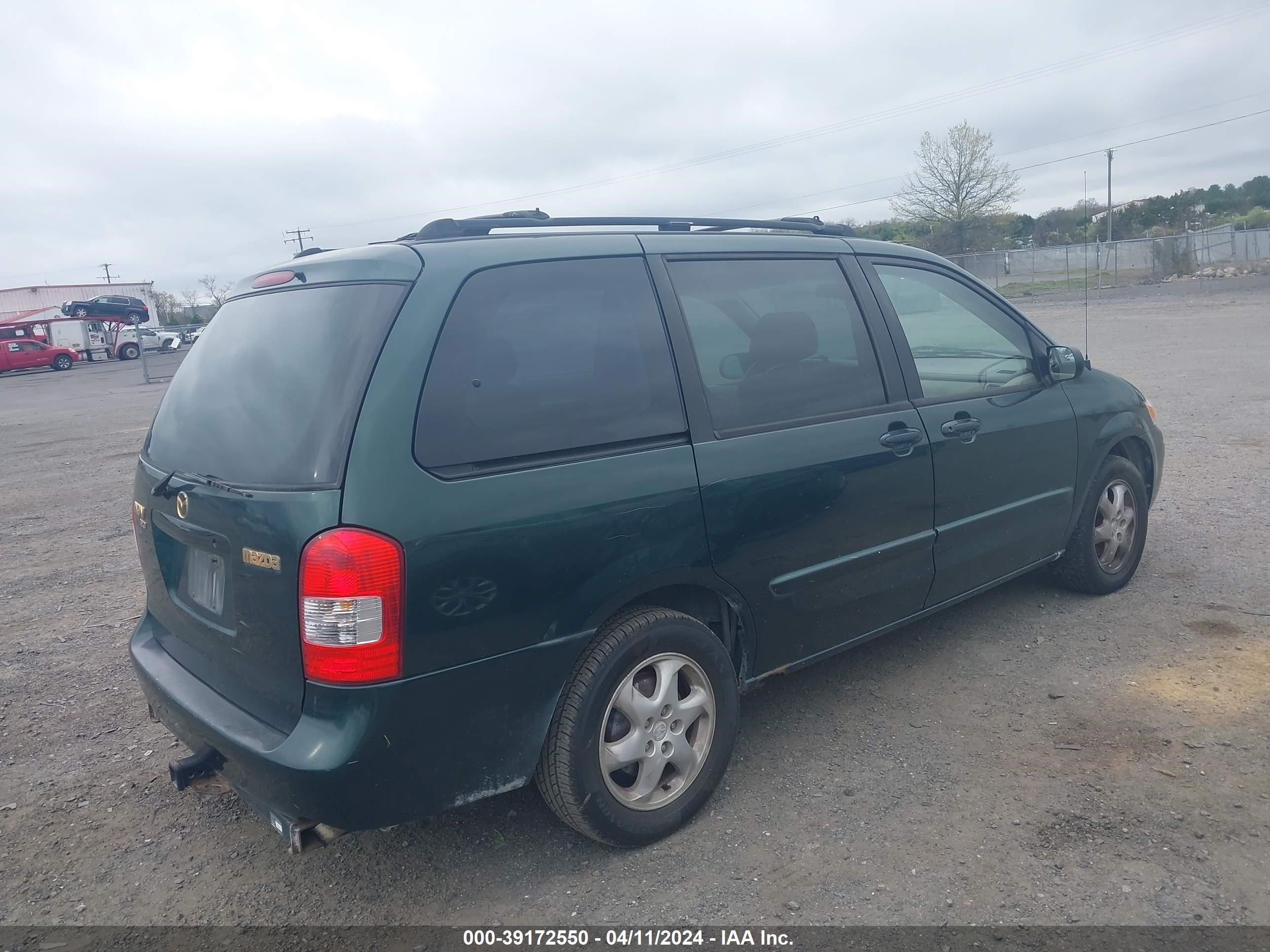 Photo 3 VIN: JM3LW28G6Y0144700 - MAZDA MPV 