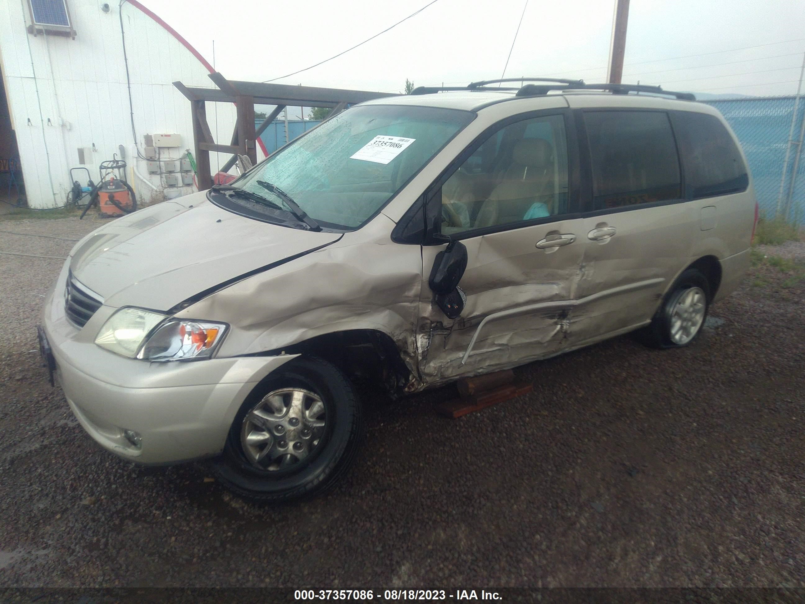 Photo 1 VIN: JM3LW28G7Y0160162 - MAZDA MPV 