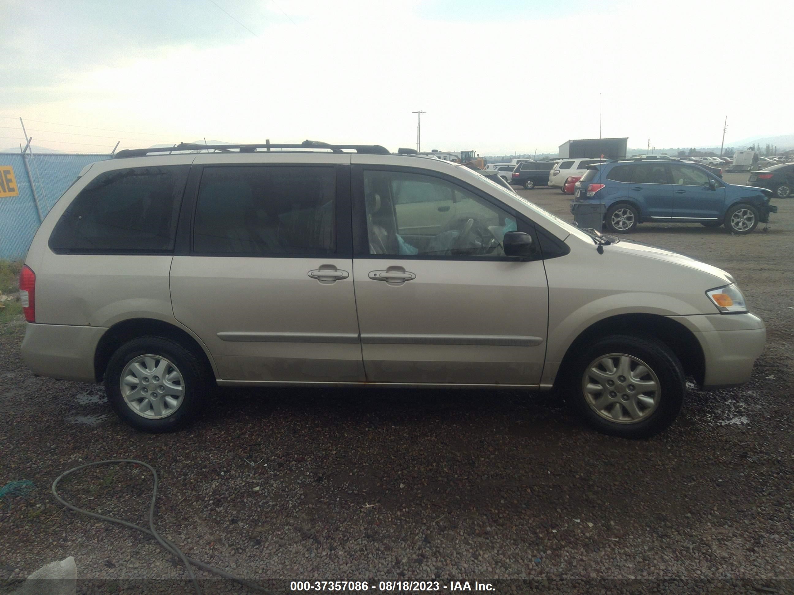 Photo 13 VIN: JM3LW28G7Y0160162 - MAZDA MPV 