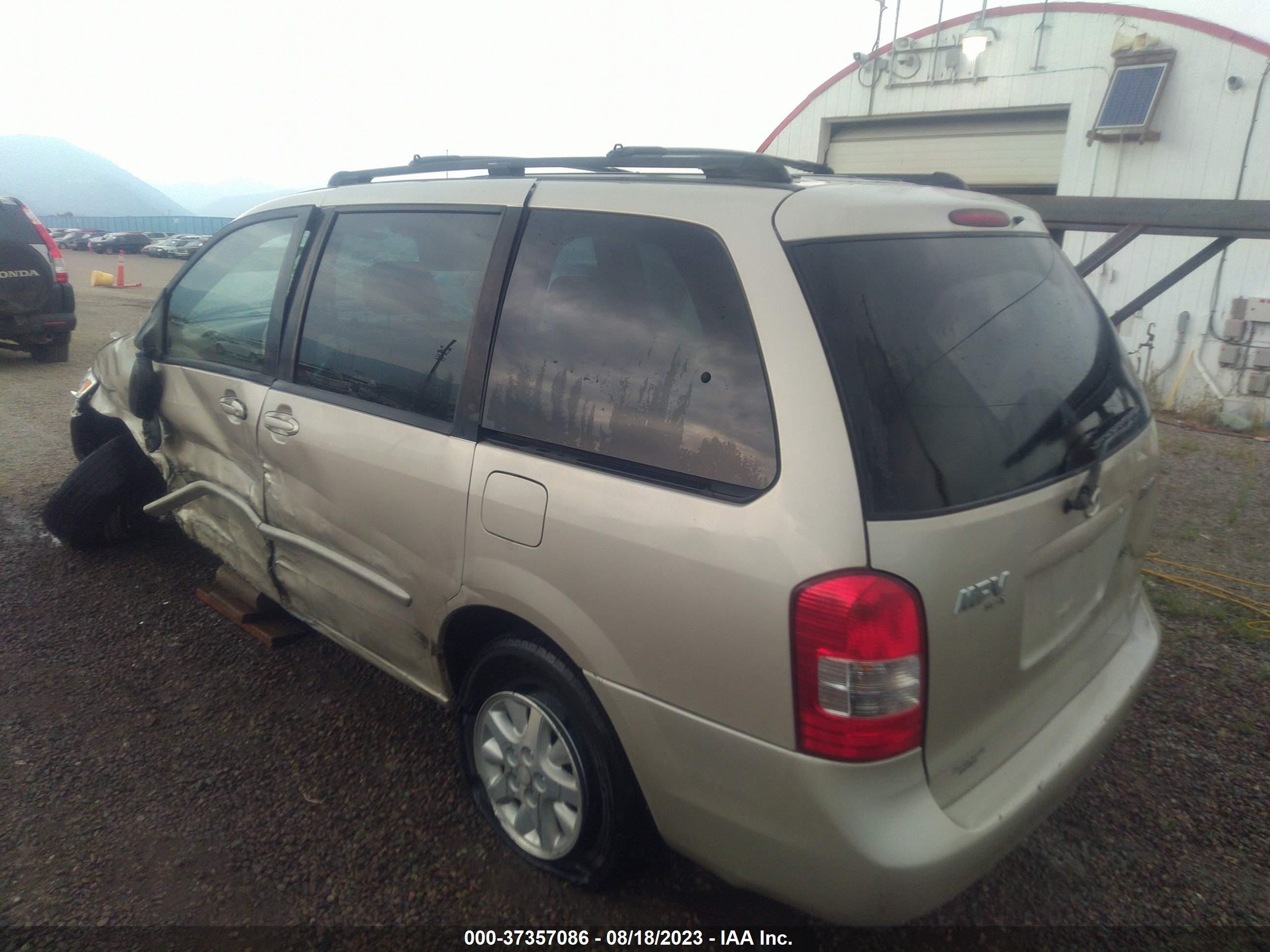 Photo 2 VIN: JM3LW28G7Y0160162 - MAZDA MPV 