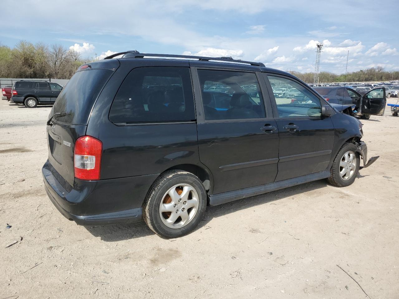 Photo 2 VIN: JM3LW28GXY0127303 - MAZDA MPV 