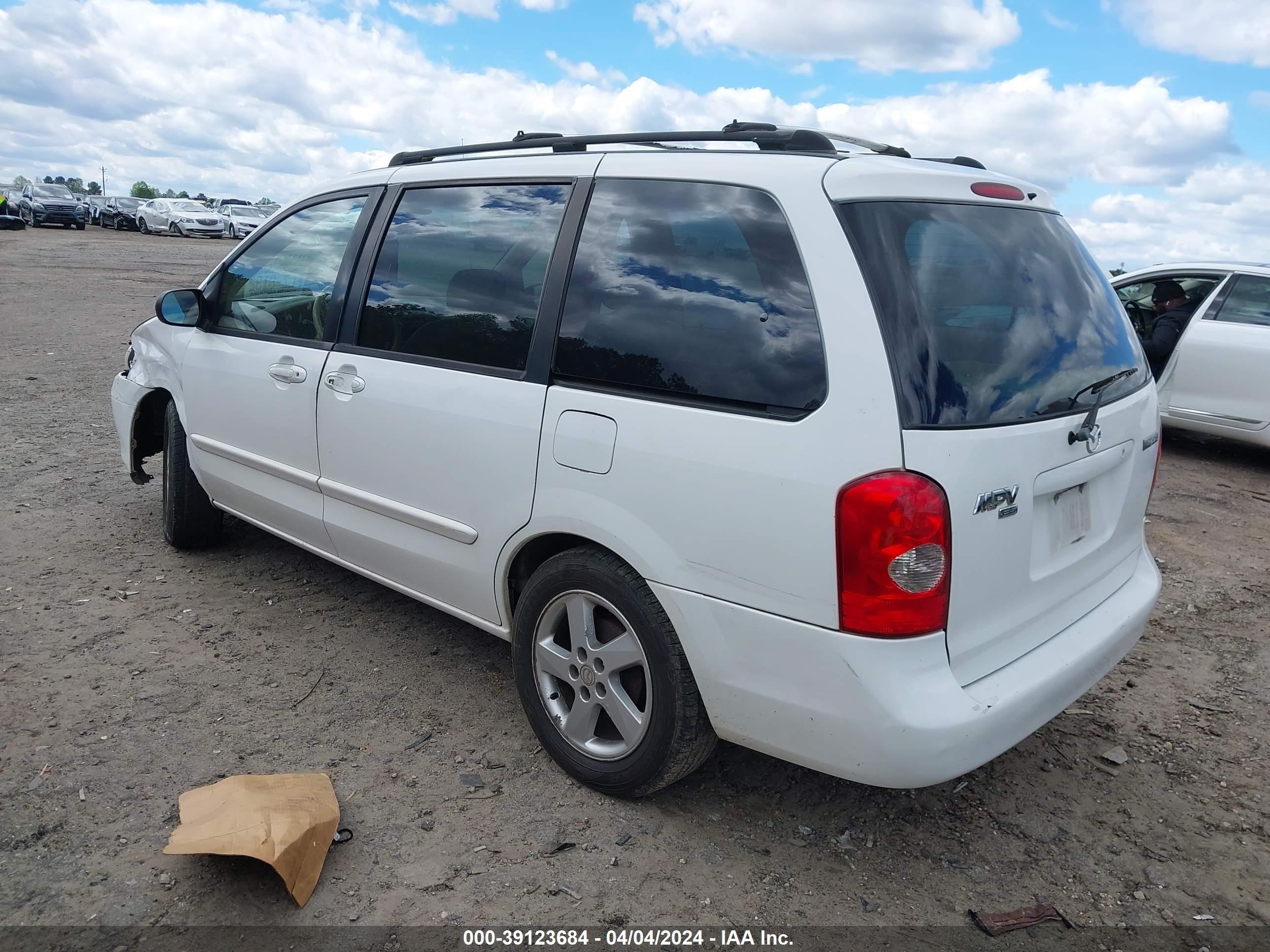 Photo 2 VIN: JM3LW28J020306386 - MAZDA MPV 