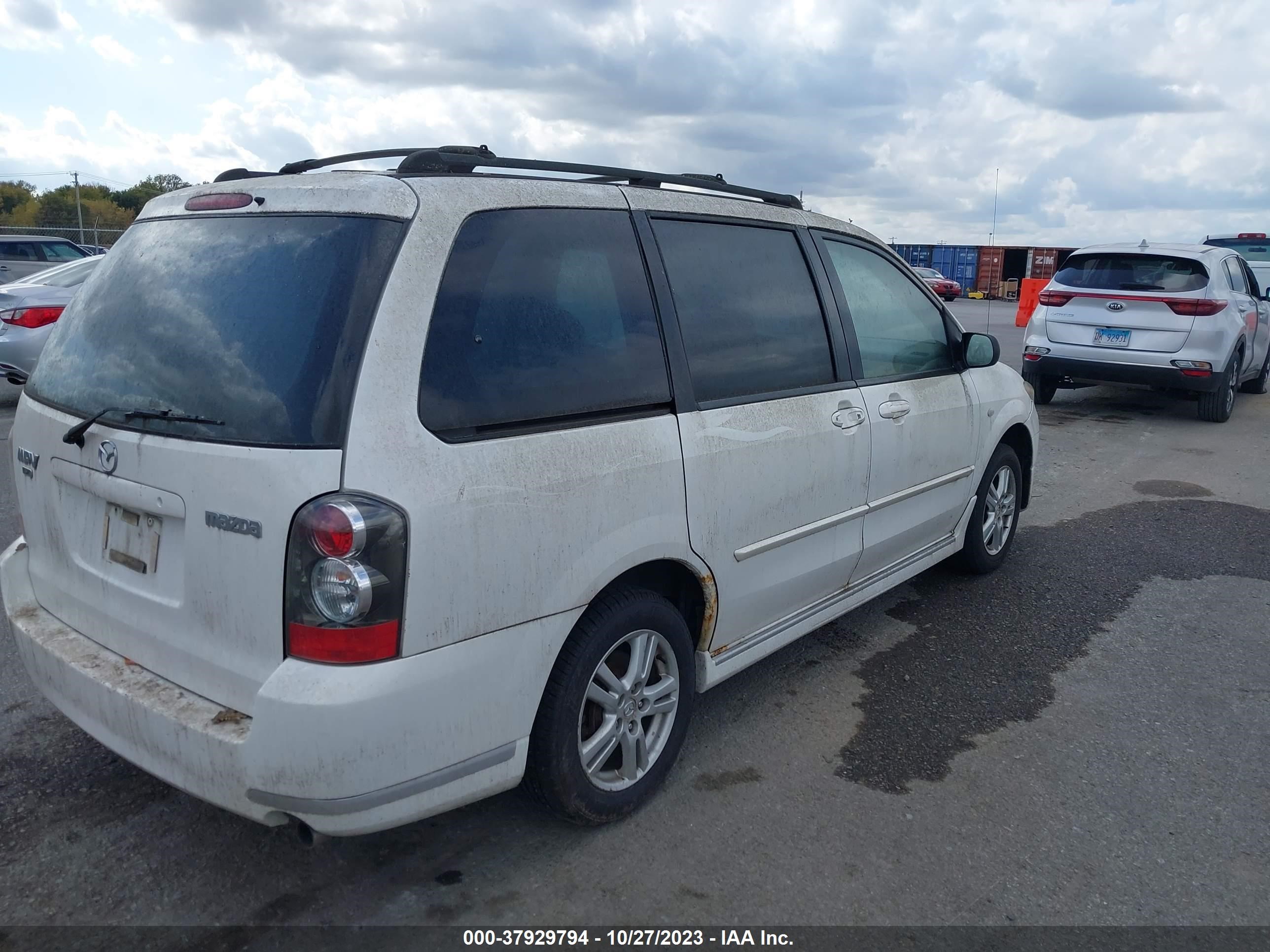 Photo 3 VIN: JM3LW28J050538099 - MAZDA MPV 