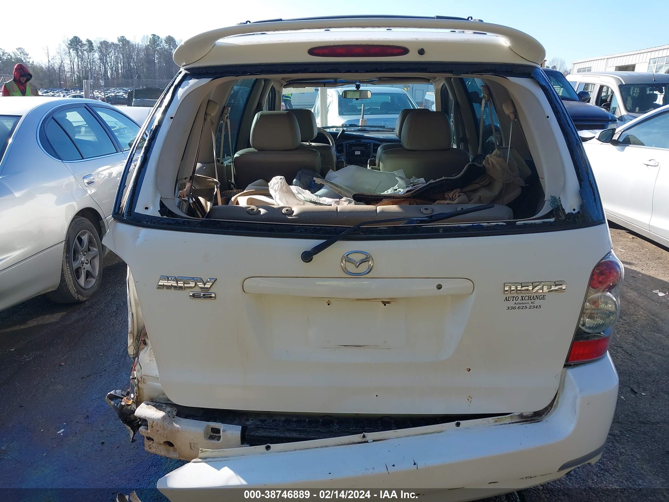 Photo 15 VIN: JM3LW28J240515664 - MAZDA MPV 