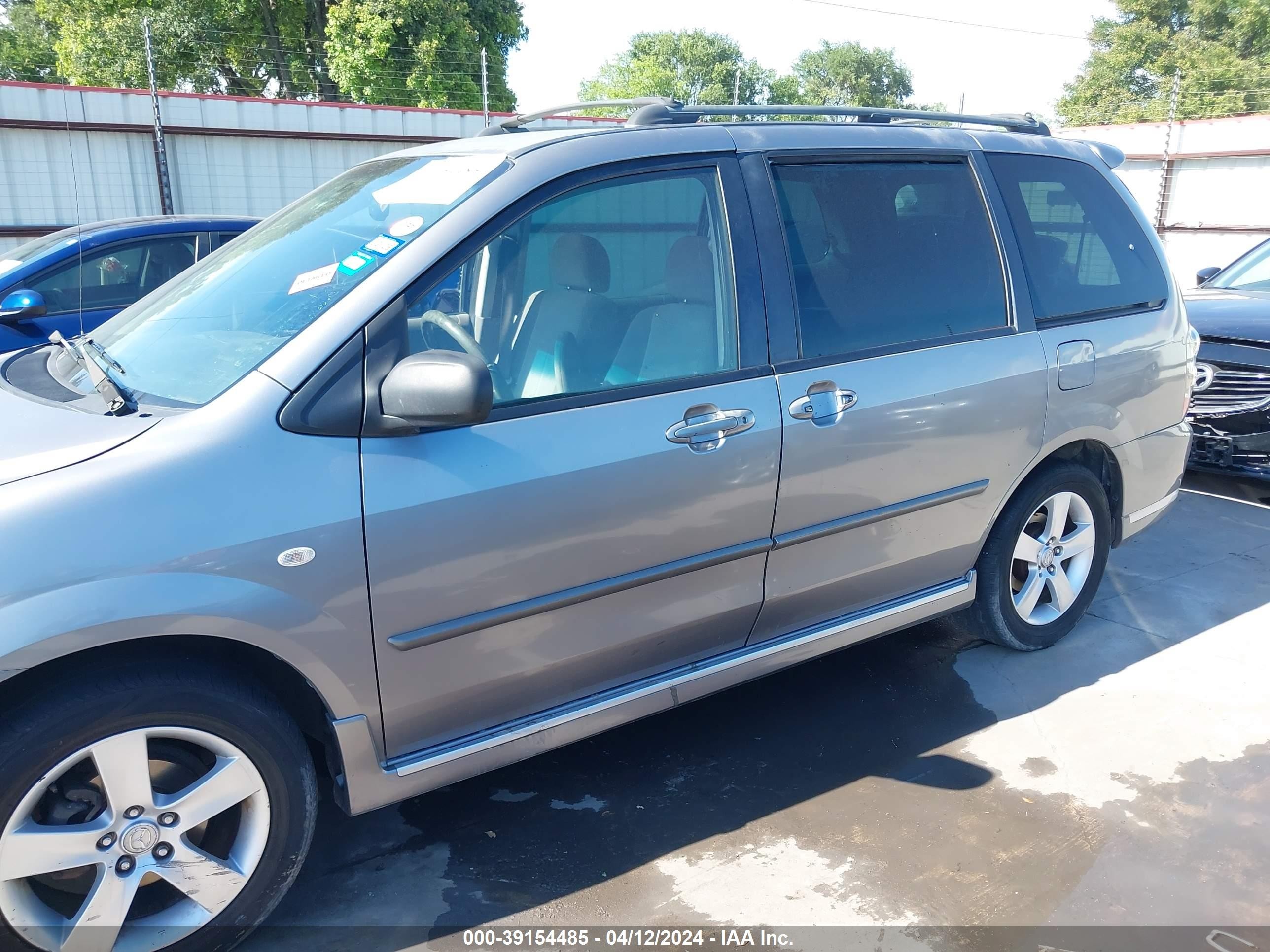 Photo 19 VIN: JM3LW28J250542154 - MAZDA MPV 