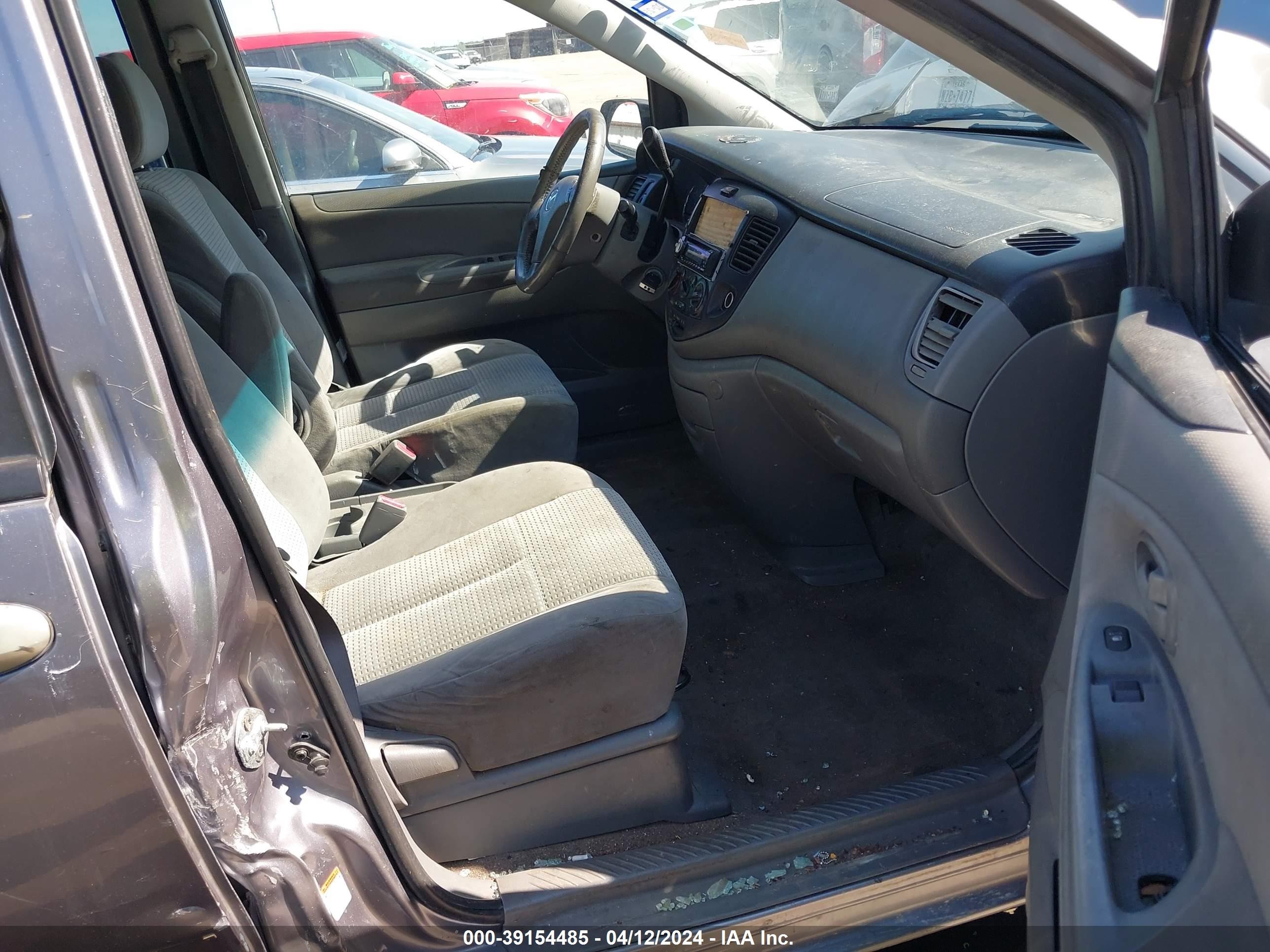 Photo 4 VIN: JM3LW28J250542154 - MAZDA MPV 