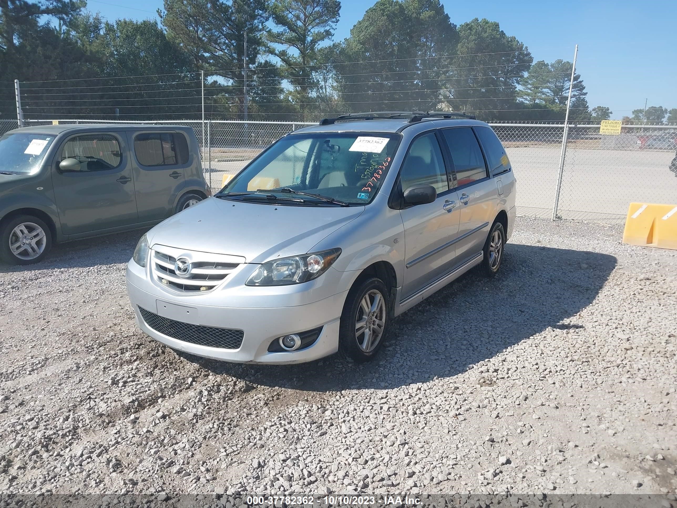 Photo 1 VIN: JM3LW28J260557061 - MAZDA MPV 