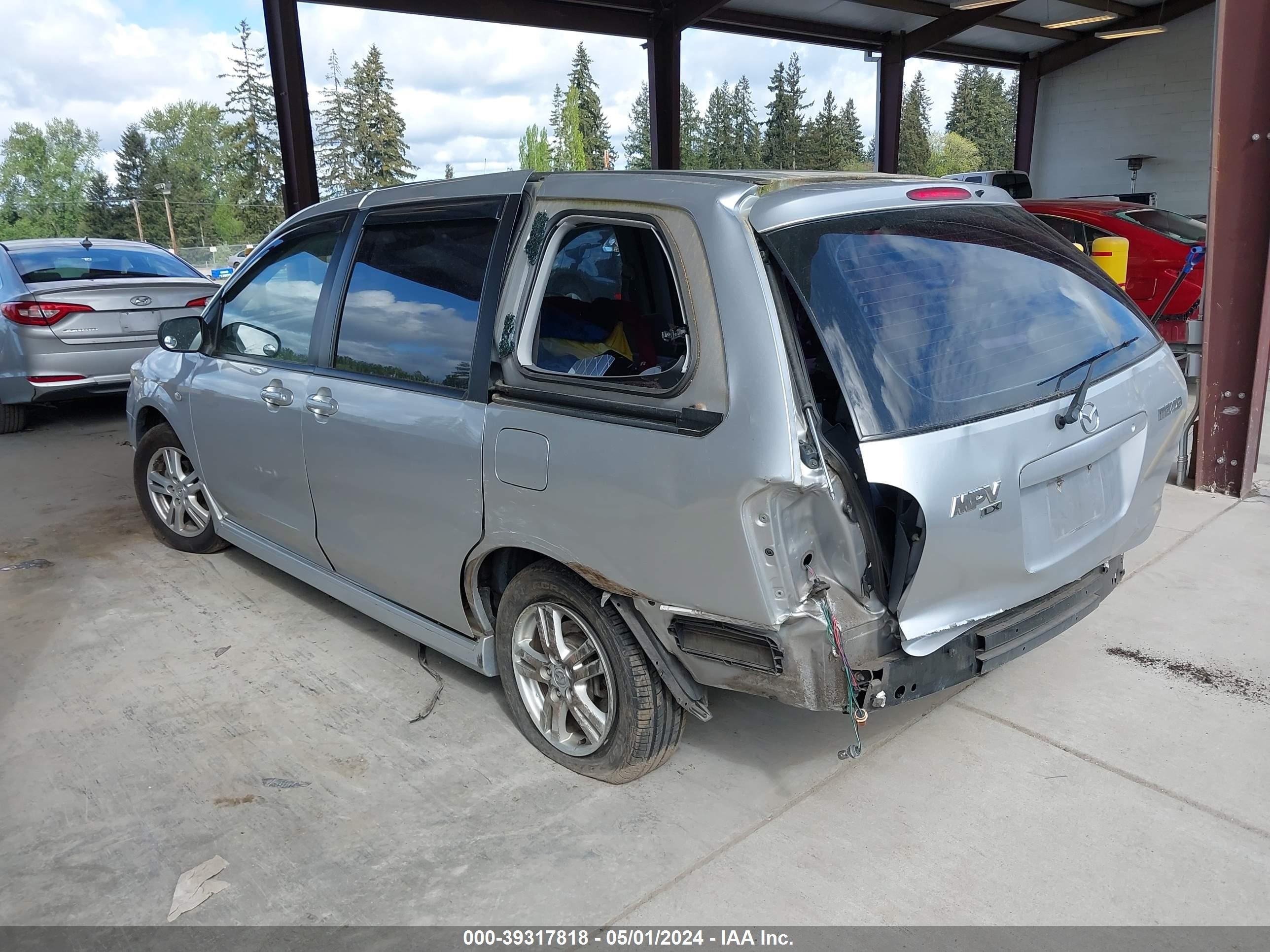 Photo 2 VIN: JM3LW28J360569591 - MAZDA MPV 