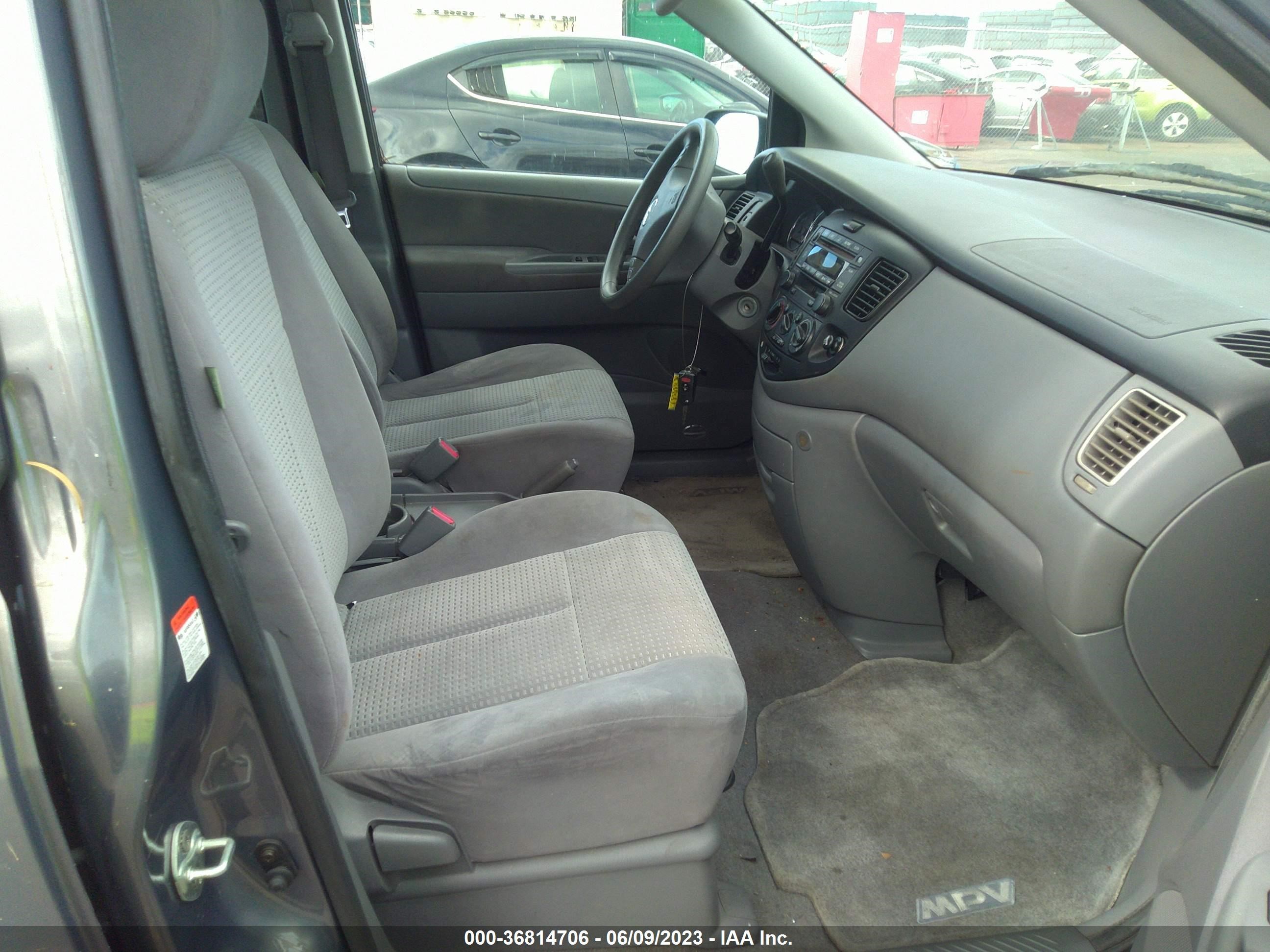 Photo 4 VIN: JM3LW28J360570482 - MAZDA MPV 