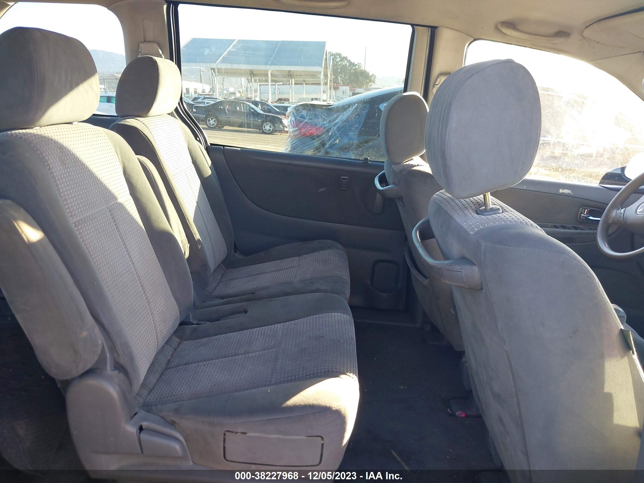 Photo 7 VIN: JM3LW28J440504827 - MAZDA MPV 