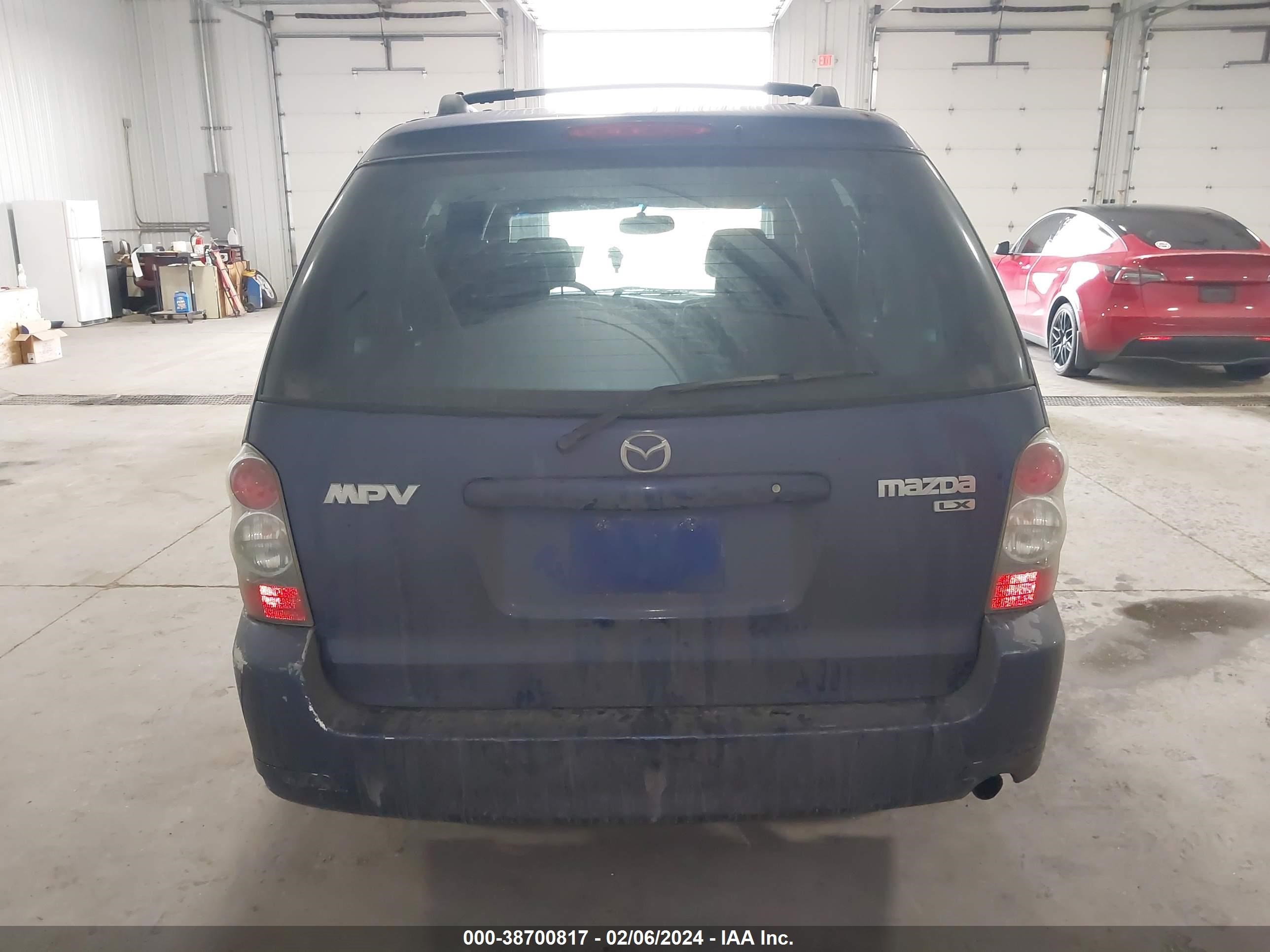 Photo 15 VIN: JM3LW28J460568949 - MAZDA MPV 